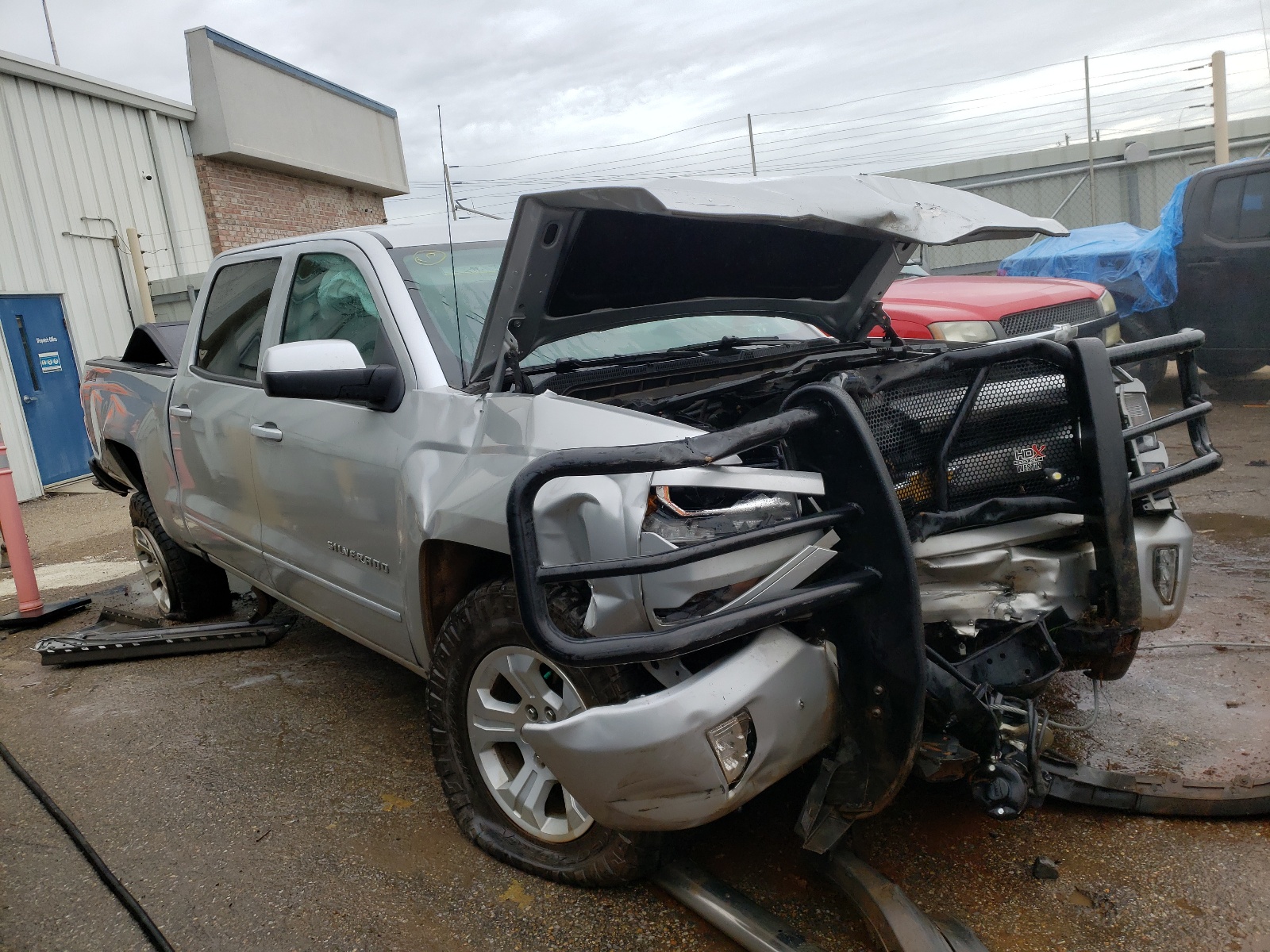 Photo 1 from auction – 2018 CHEVROLET SILVERADO with VIN 3GCUKREC6JG544406