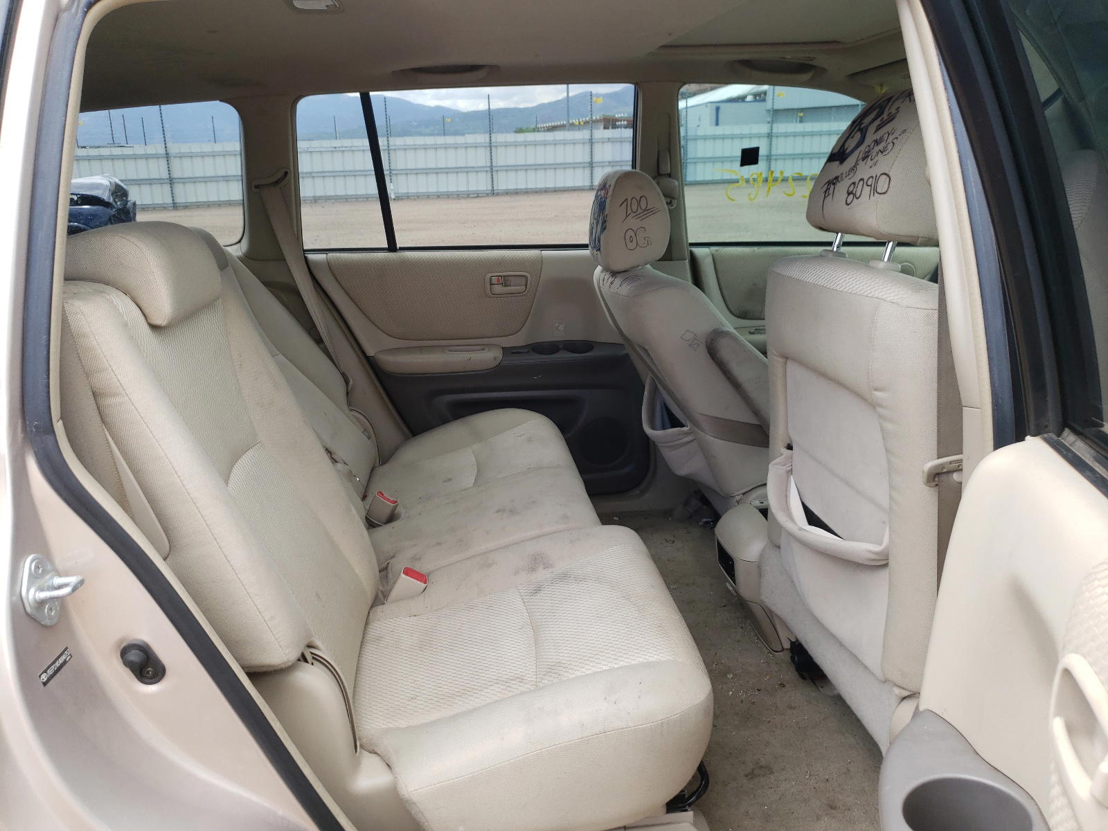 Photo 6 from auction – 2004 TOYOTA HIGHLANDER with VIN JTEEP21A540046753