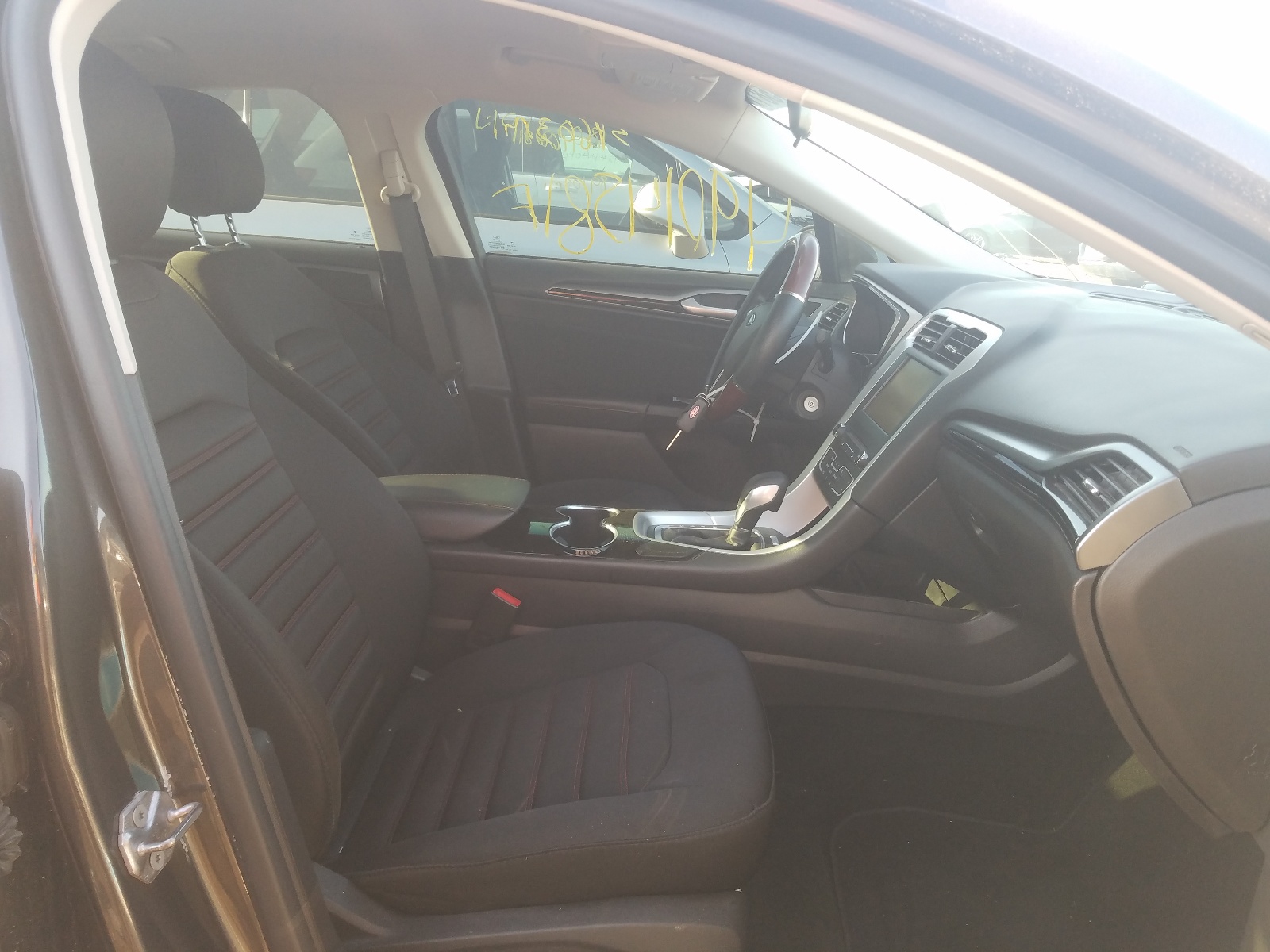 Photo 5 from auction – 2016 FORD FUSION SE with VIN 3FA6P0H79GR395139