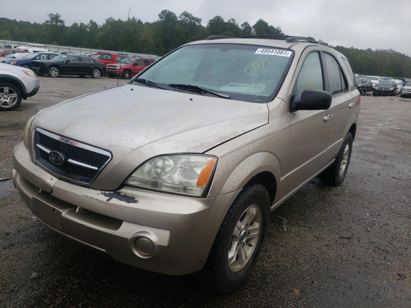 Photo 2 from auction – 2004 KIA SORENTO EX with VIN KNDJD733645311920