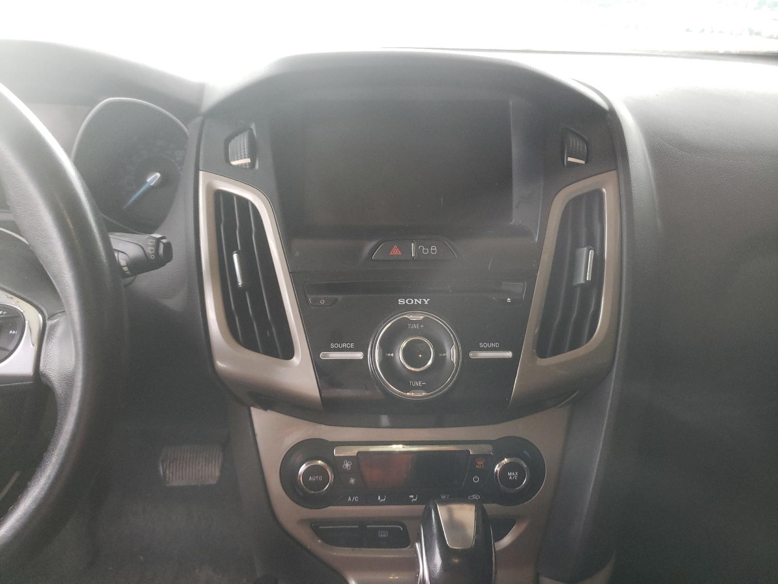 Photo 9 from auction – 2012 FORD FOCUS SEL with VIN 1FAHP3M26CL193128