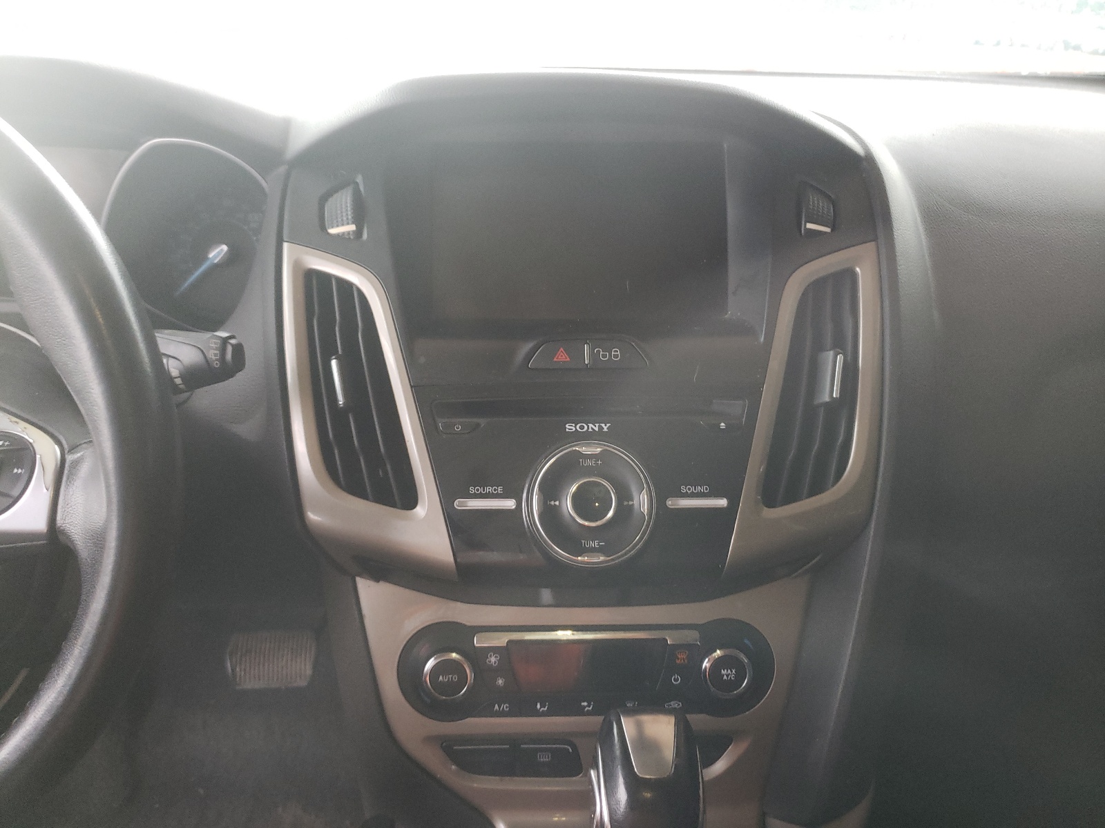Foto 9 de la subasta – 2012 FORD FOCUS SEL con VIN 1FAHP3M26CL193128