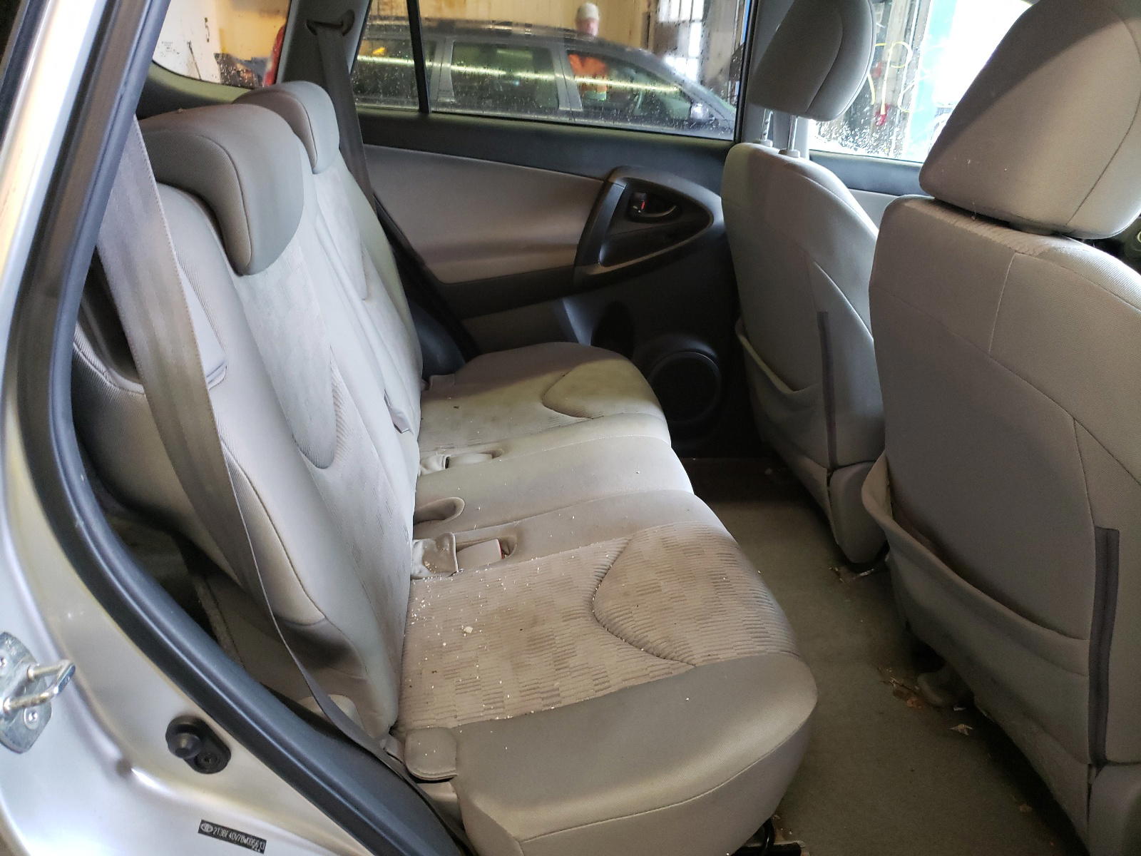 Photo 6 from auction – 2011 TOYOTA RAV4 with VIN 2T3BF4DV7BW095613