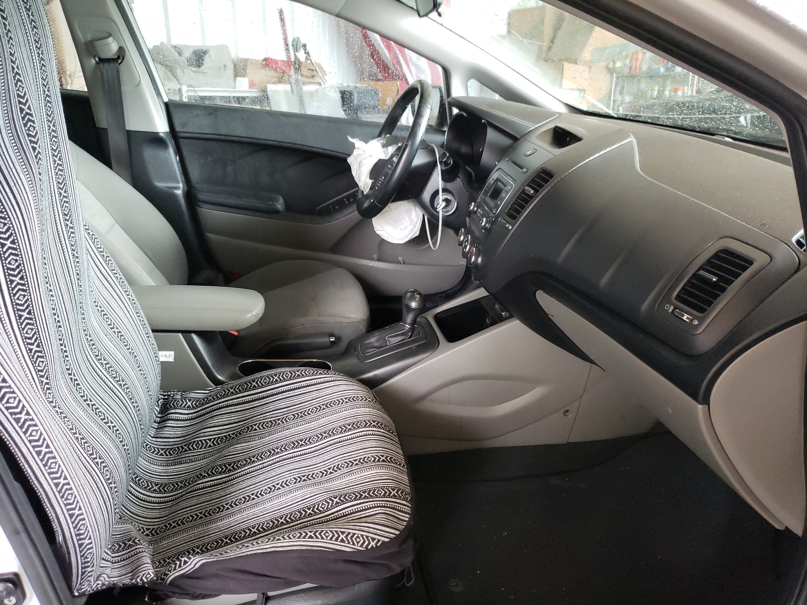 Foto 5 de la subasta – 2015 KIA FORTE con VIN KNAFX4A83F5261309