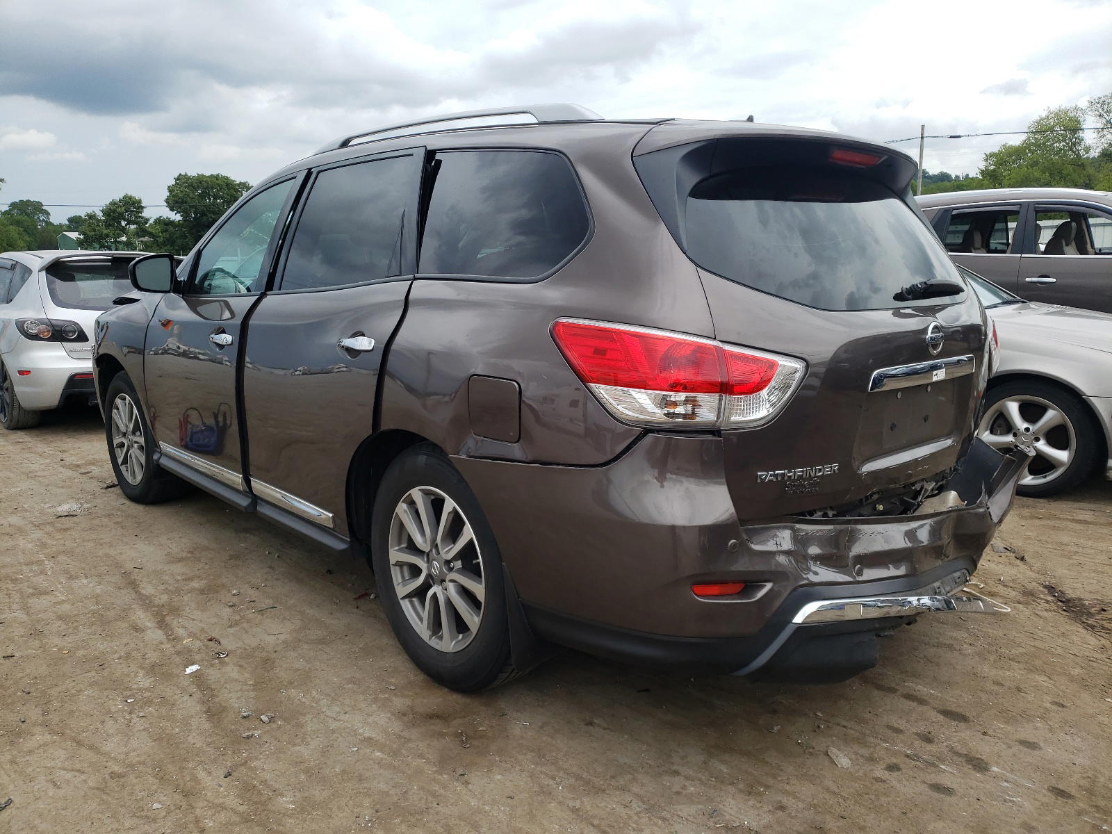 Photo 3 from auction – 2015 NISSAN PATHFINDER with VIN 5N1AR2MN1FC697953