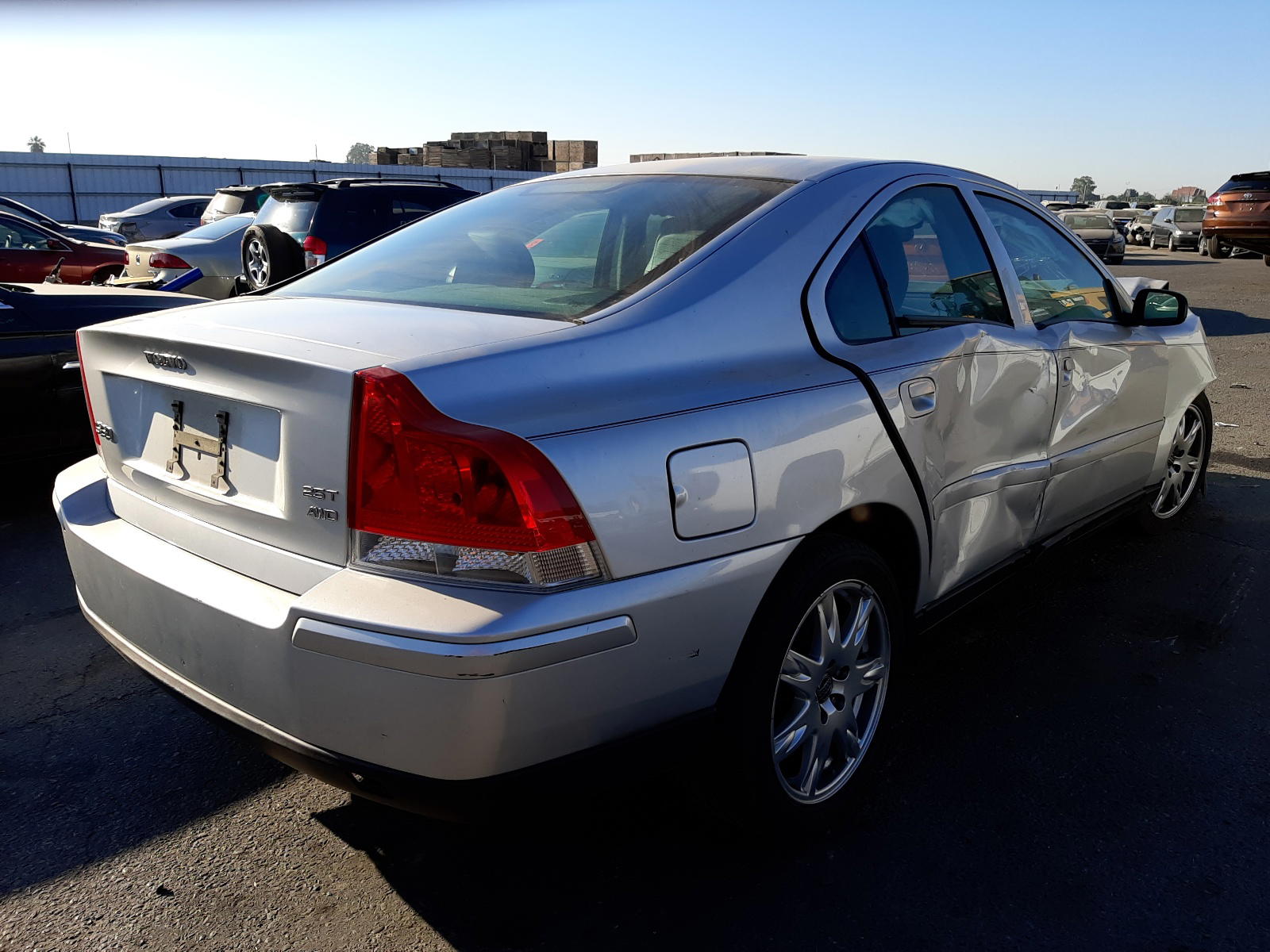 Photo 4 from auction – 2005 VOLVO S60 with VIN YV1RH592352477271