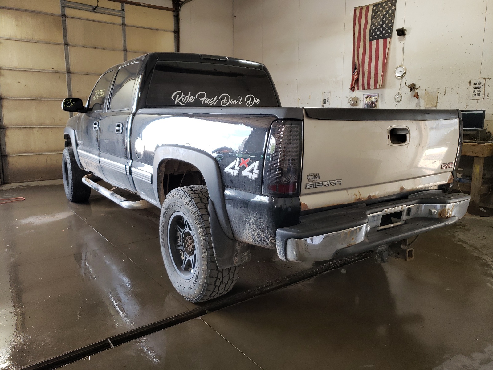 Foto 3 de la subasta – 2001 CHEVROLET SILVERADO con VIN 1GCHK23U51F154337