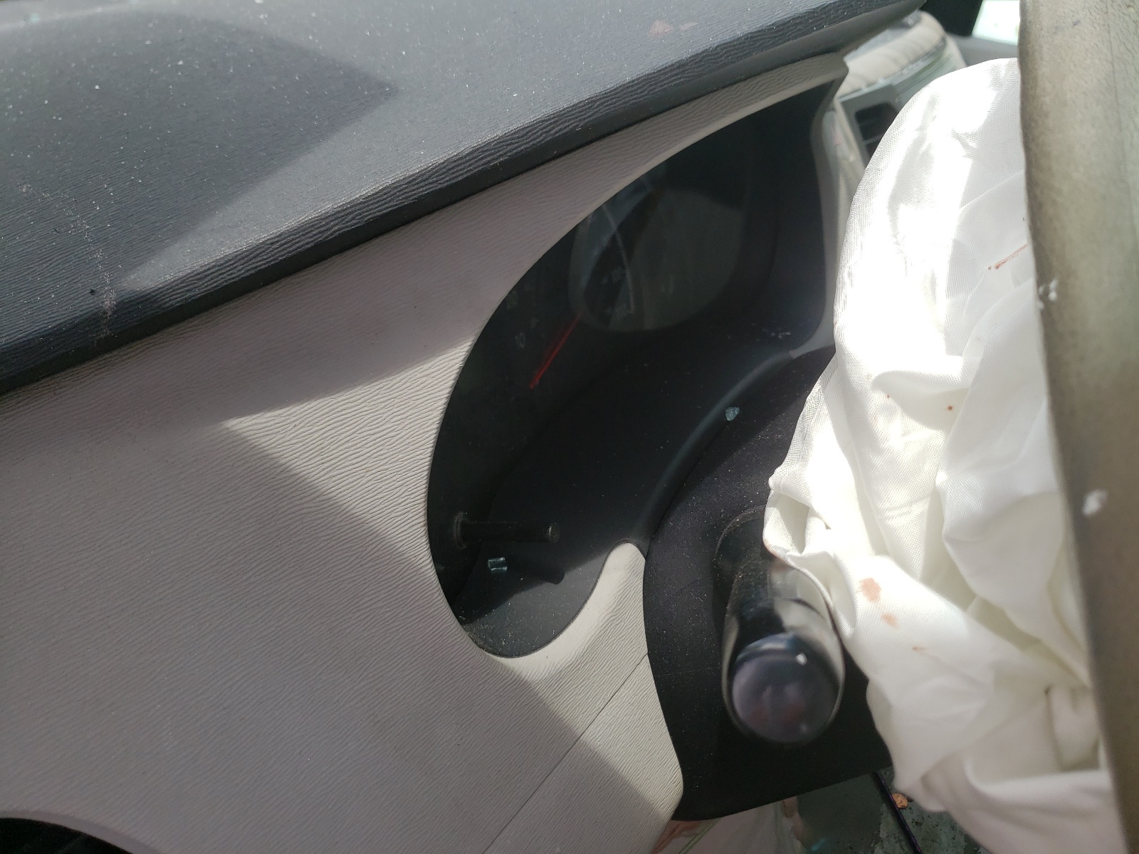 Photo 8 from auction – 2011 TOYOTA SIENNA LE with VIN 5TDKK3DC1BS086847