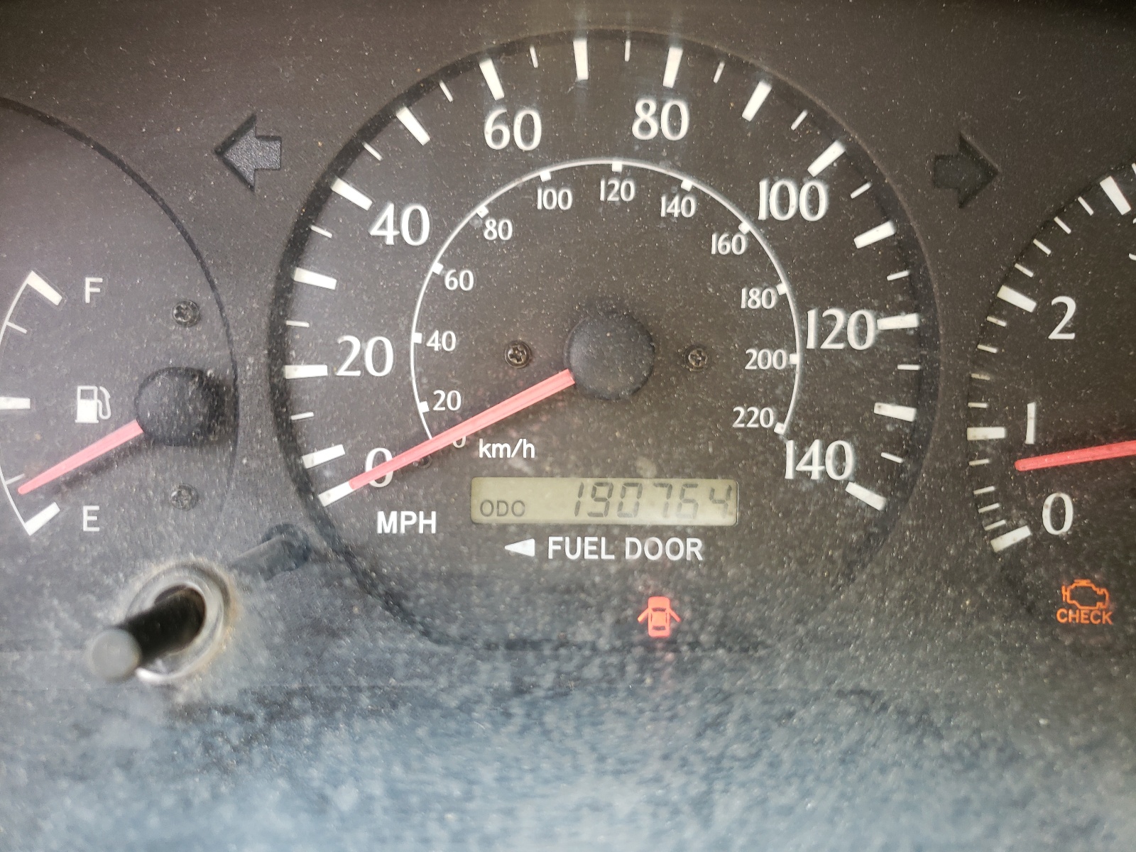 Photo 8 from auction – 2002 TOYOTA CAMRY SOLA with VIN 2T1CF28P22C591479