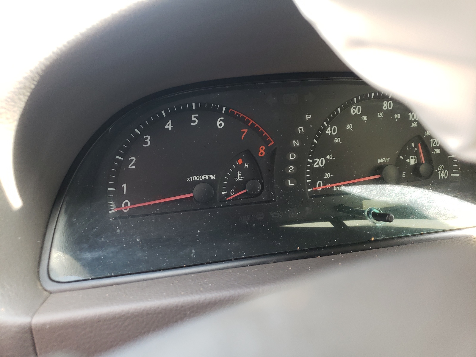 Photo 8 from auction – 2004 TOYOTA CAMRY LE with VIN JTDBE32KX40275889