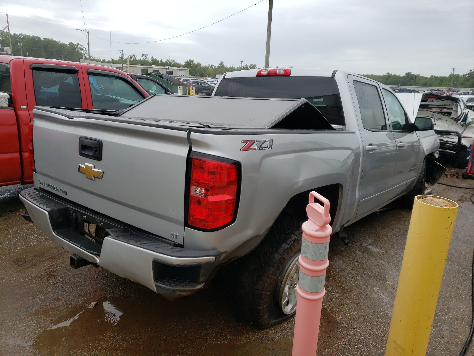 Photo 4 from auction – 2018 CHEVROLET SILVERADO with VIN 3GCUKREC6JG544406