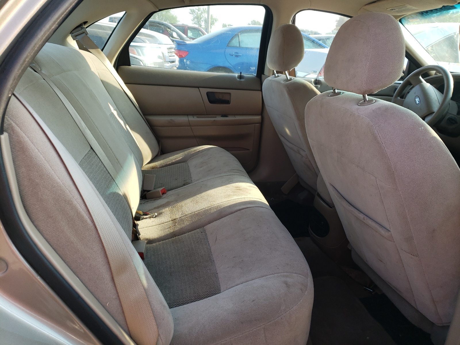 Foto 6 de la subasta – 2004 FORD TAURUS SE con VIN 1FAFP53254G147966