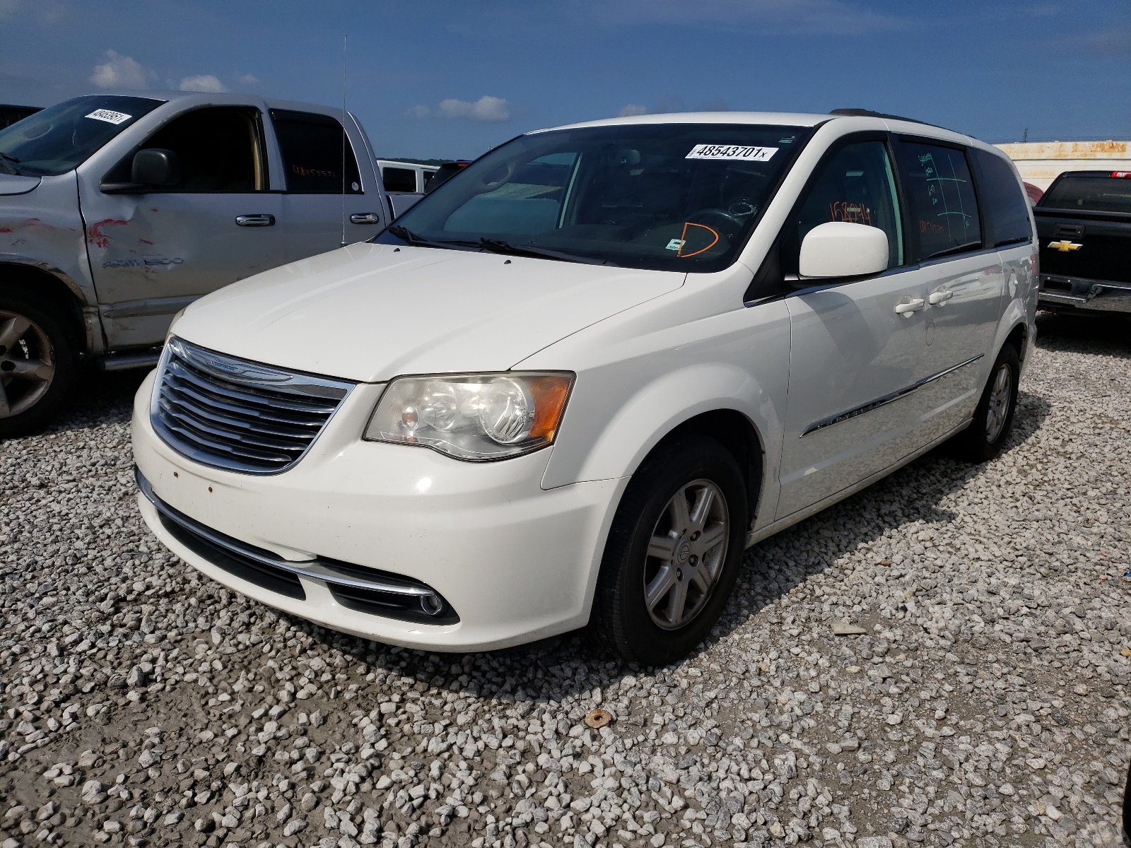 Photo 2 from auction – 2012 CHRYSLER TOWN & COU with VIN 2C4RC1BG0CR351208