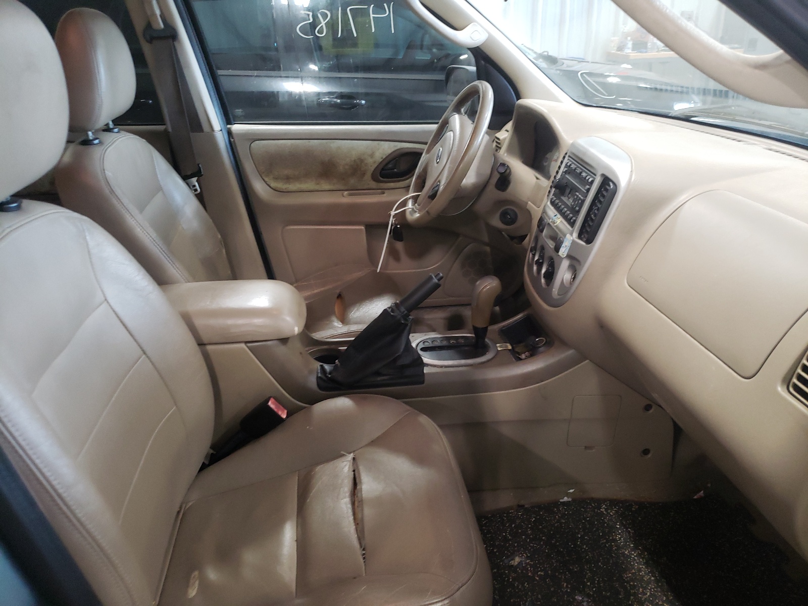 Photo 5 from auction – 2006 FORD ESCAPE XLT with VIN 1FMYU03136KA40691