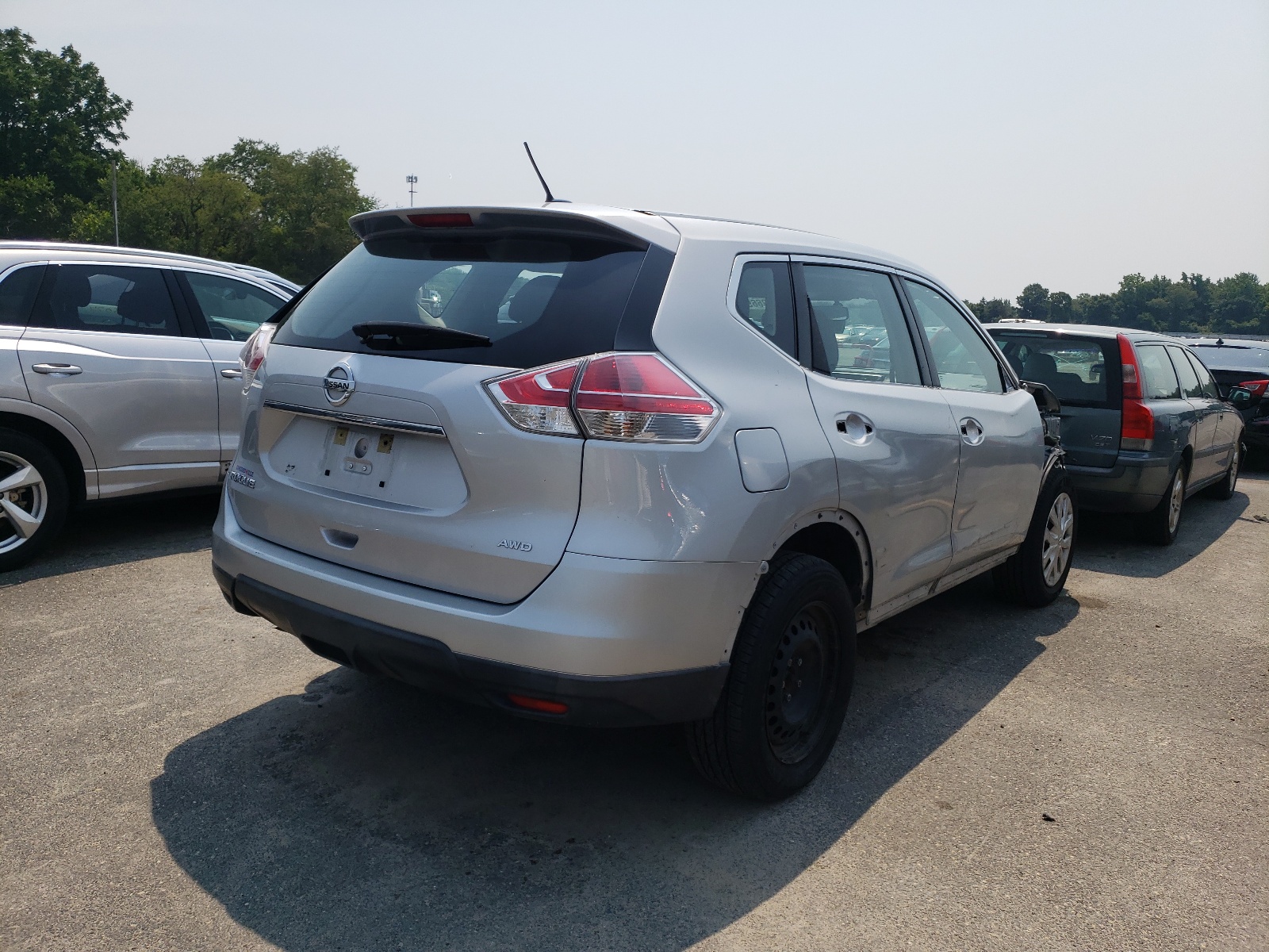 Photo 4 from auction – 2016 NISSAN ROGUE S with VIN KNMAT2MV9GP676297