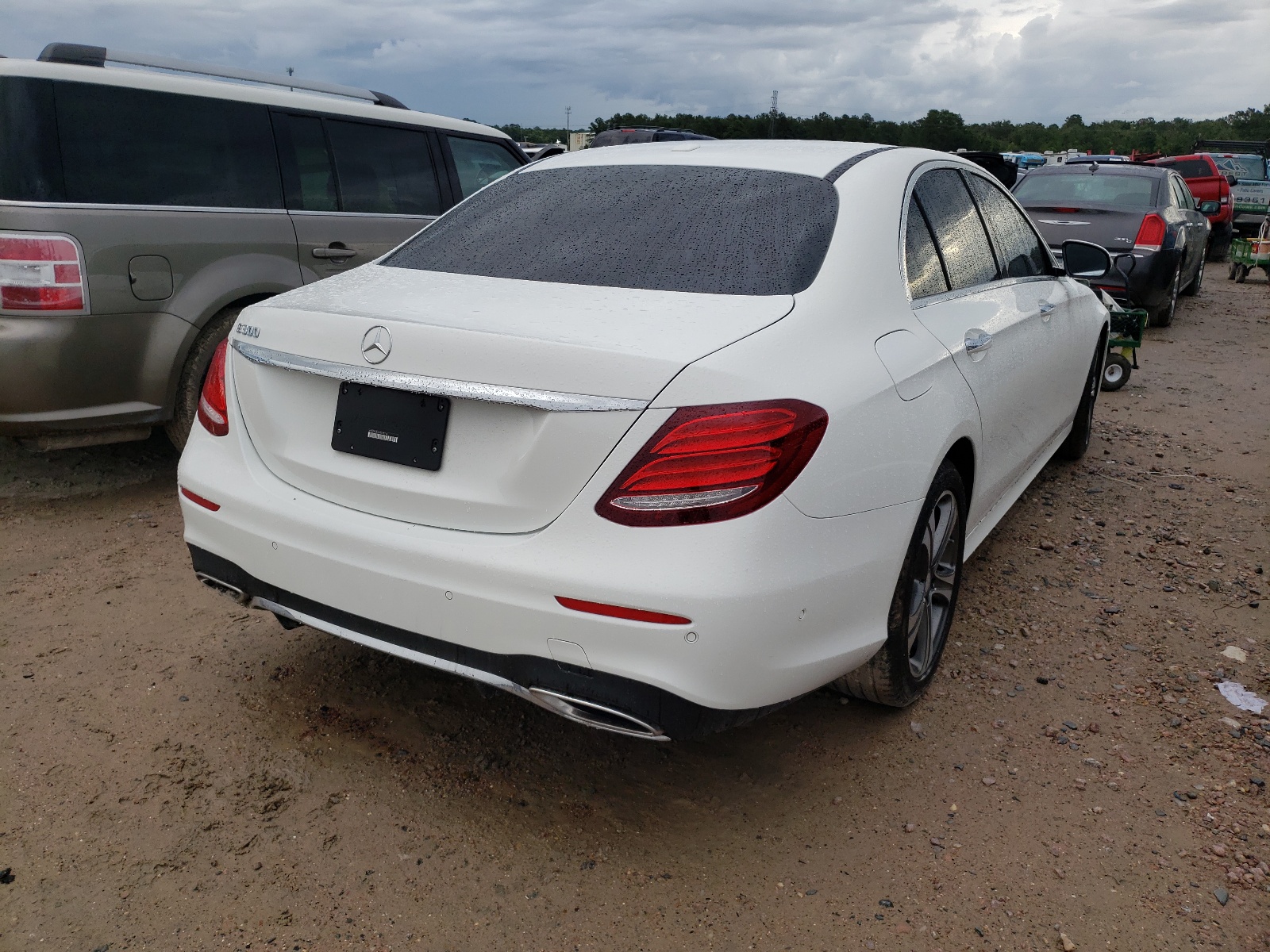 Photo 17 from auction – 2017 MERCEDES-BENZ E 300 with VIN WDDZF4JB3HA079799