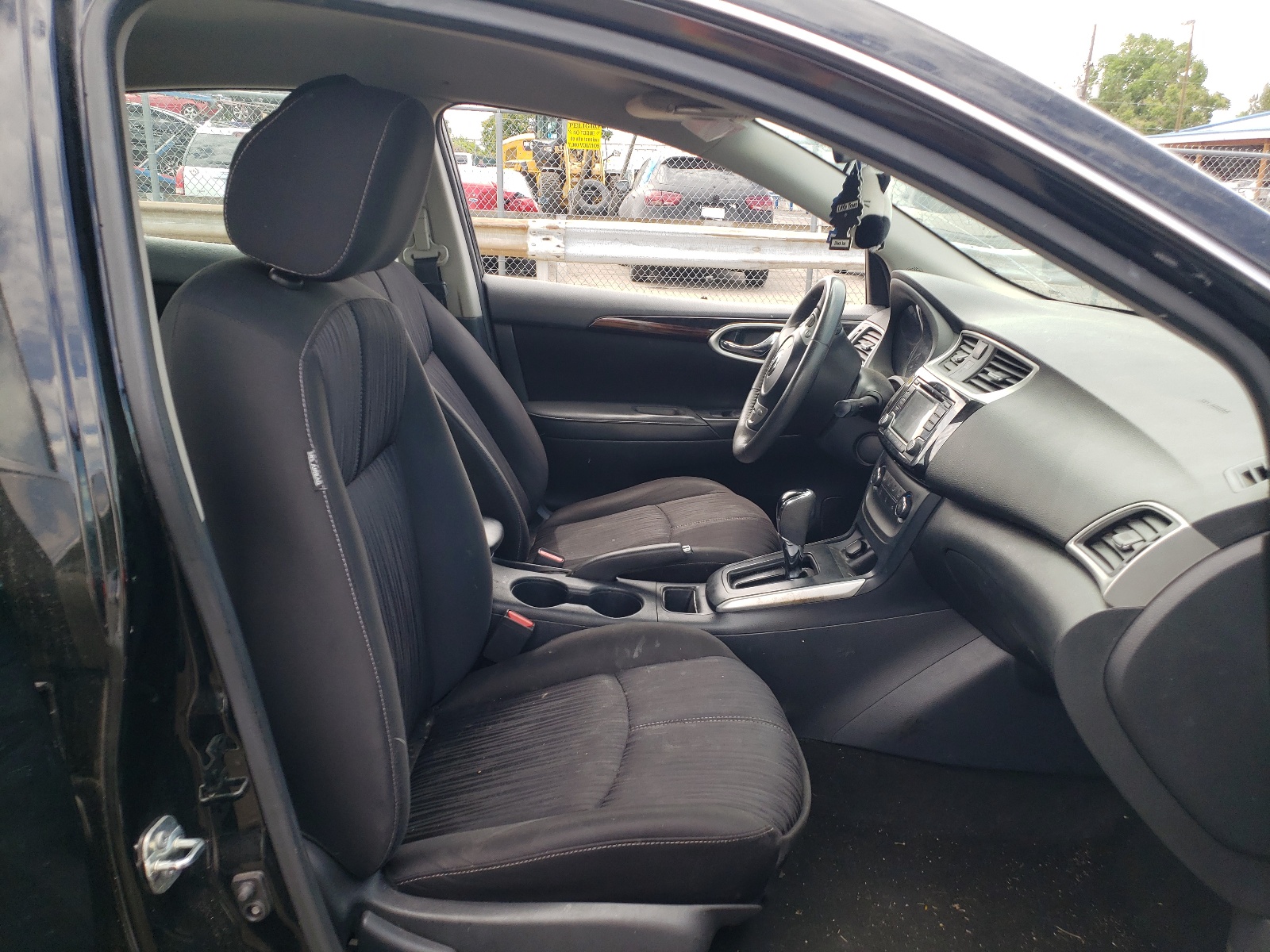 Photo 5 from auction – 2017 NISSAN SENTRA S with VIN 3N1AB7AP3HY313101