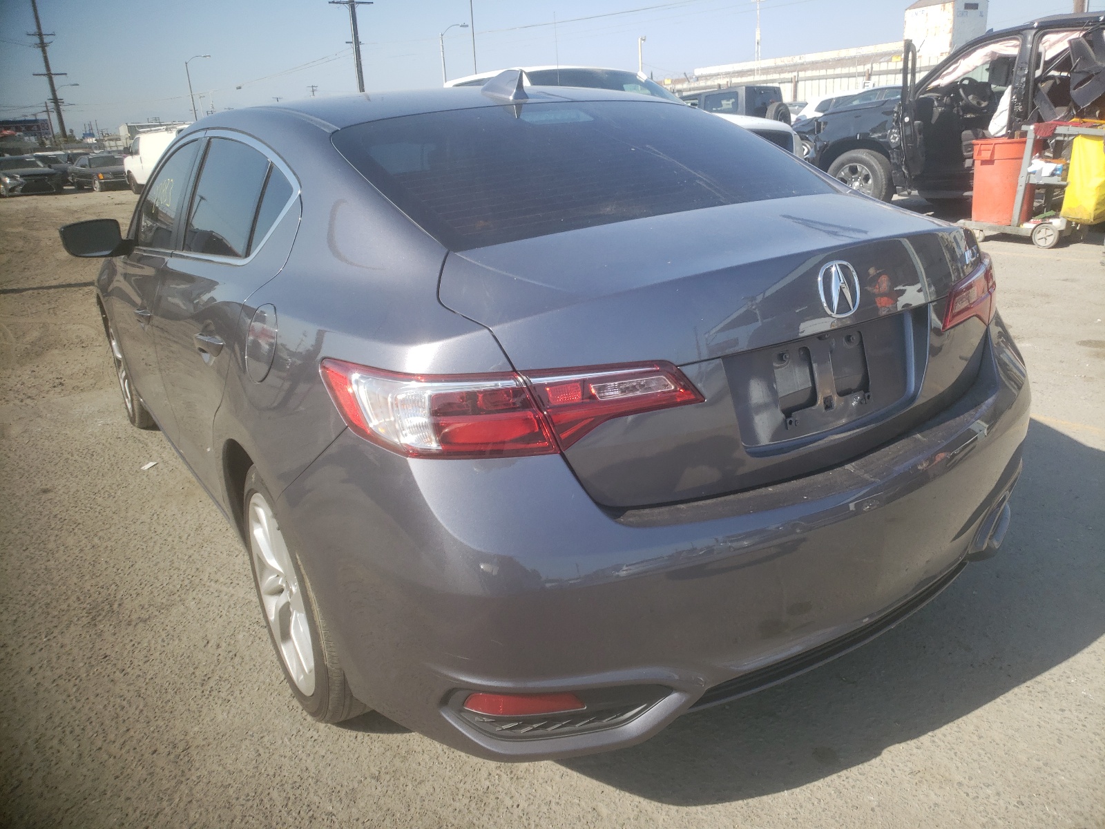 Photo 3 from auction – 2017 ACURA ILX PREMIU with VIN 19UDE2F7XHA002638