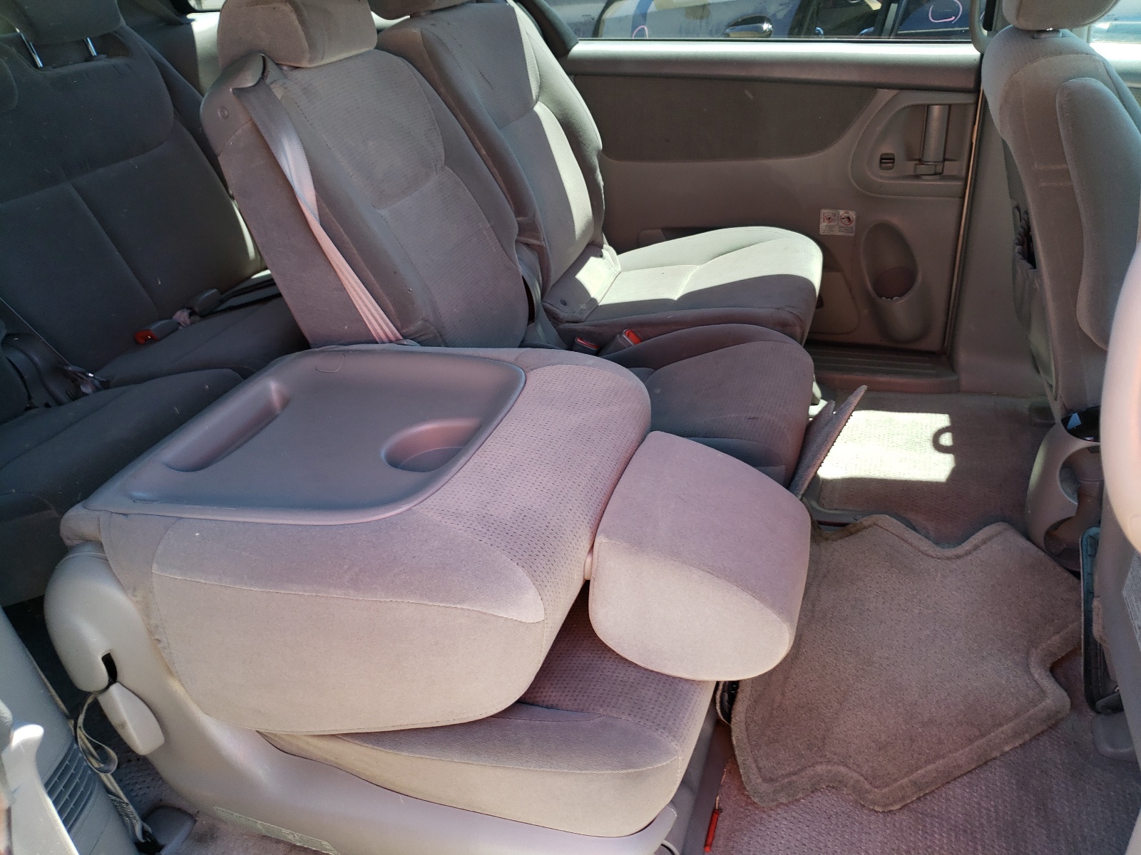 Photo 6 from auction – 2005 TOYOTA SIENNA CE with VIN 5TDZA23C75S356228