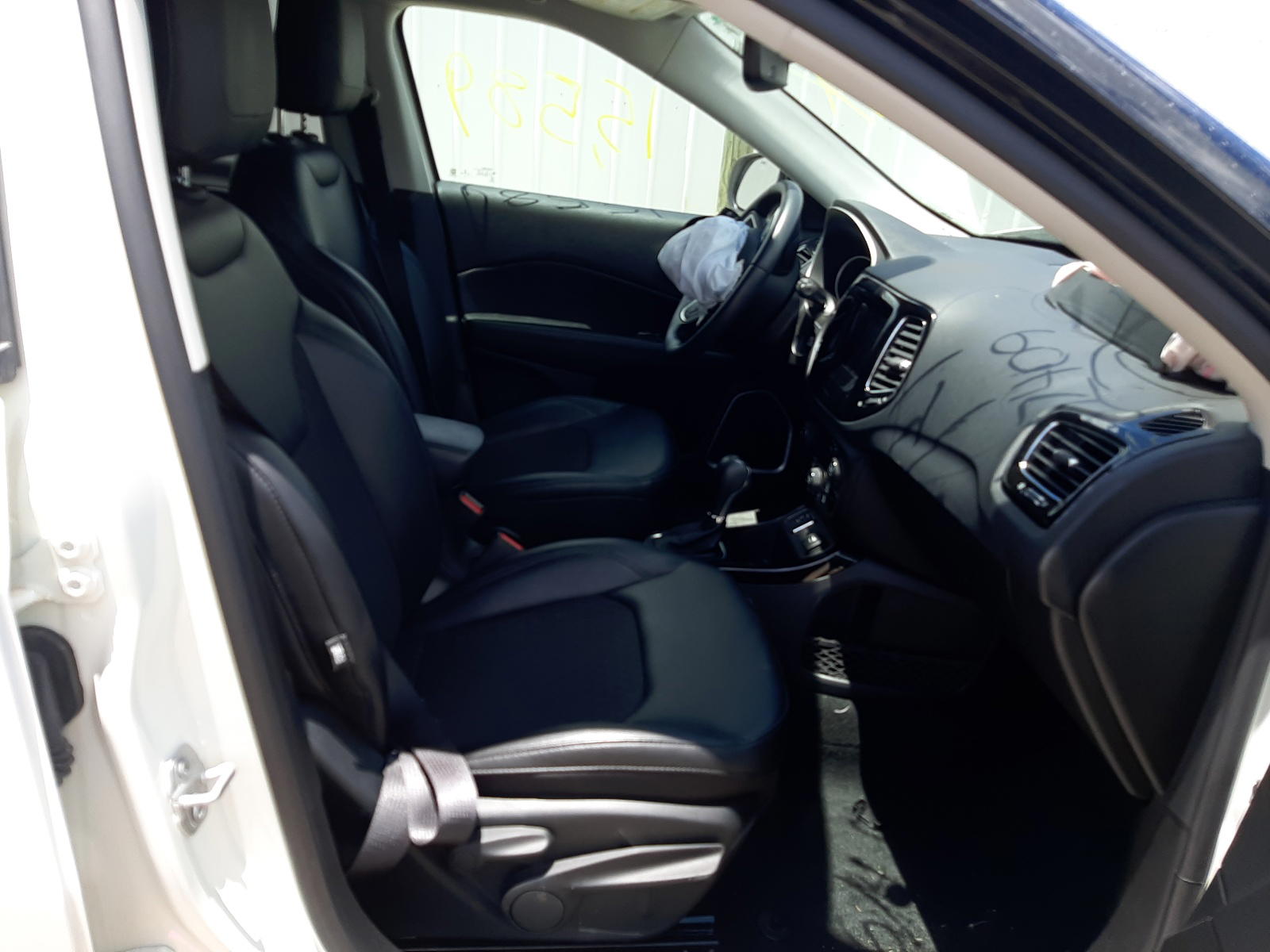 Photo 5 from auction – 2020 JEEP COMPASS LA with VIN 3C4NJCBB4LT205816