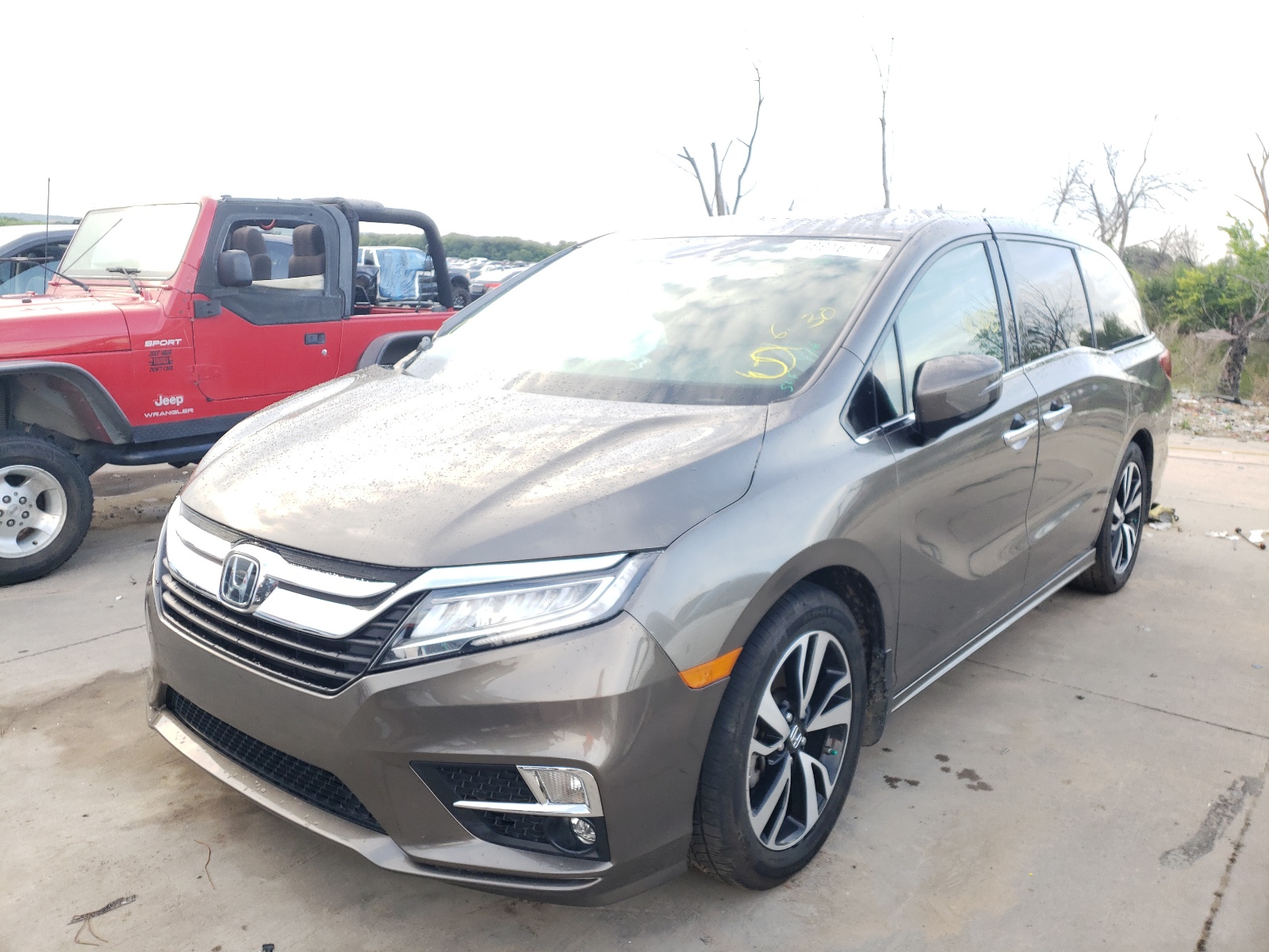 Photo 2 from auction – 2018 HONDA ODYSSEY EL with VIN 5FNRL6H91JB018983