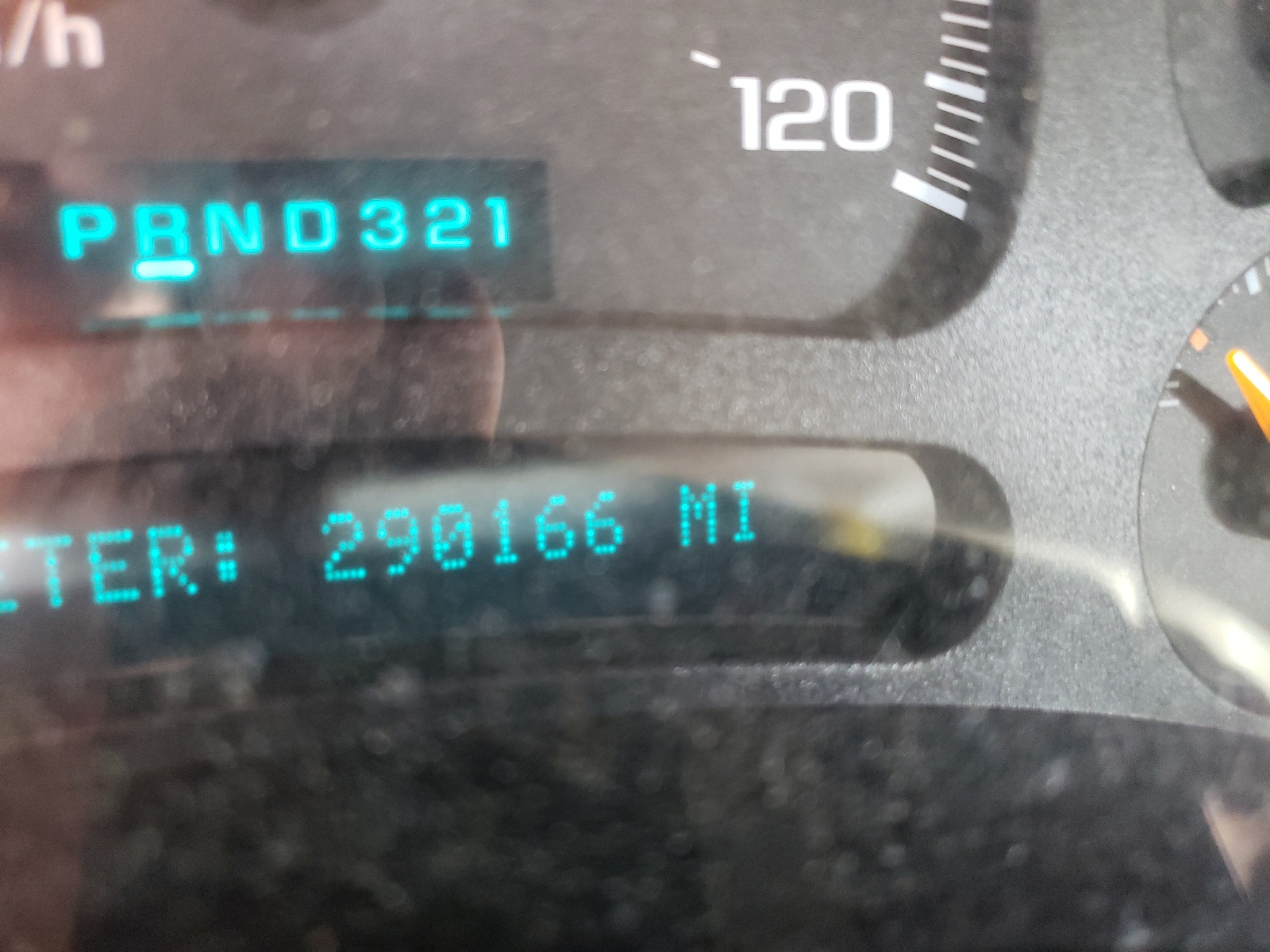 Photo 8 from auction – 2005 CHEVROLET AVALANCHE with VIN 3GNEK12Z05G204258
