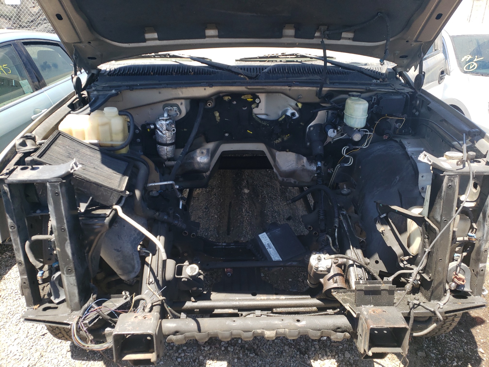 Photo 7 from auction – 2002 GMC SIERRA C15 with VIN 1GTGC13U82F118971