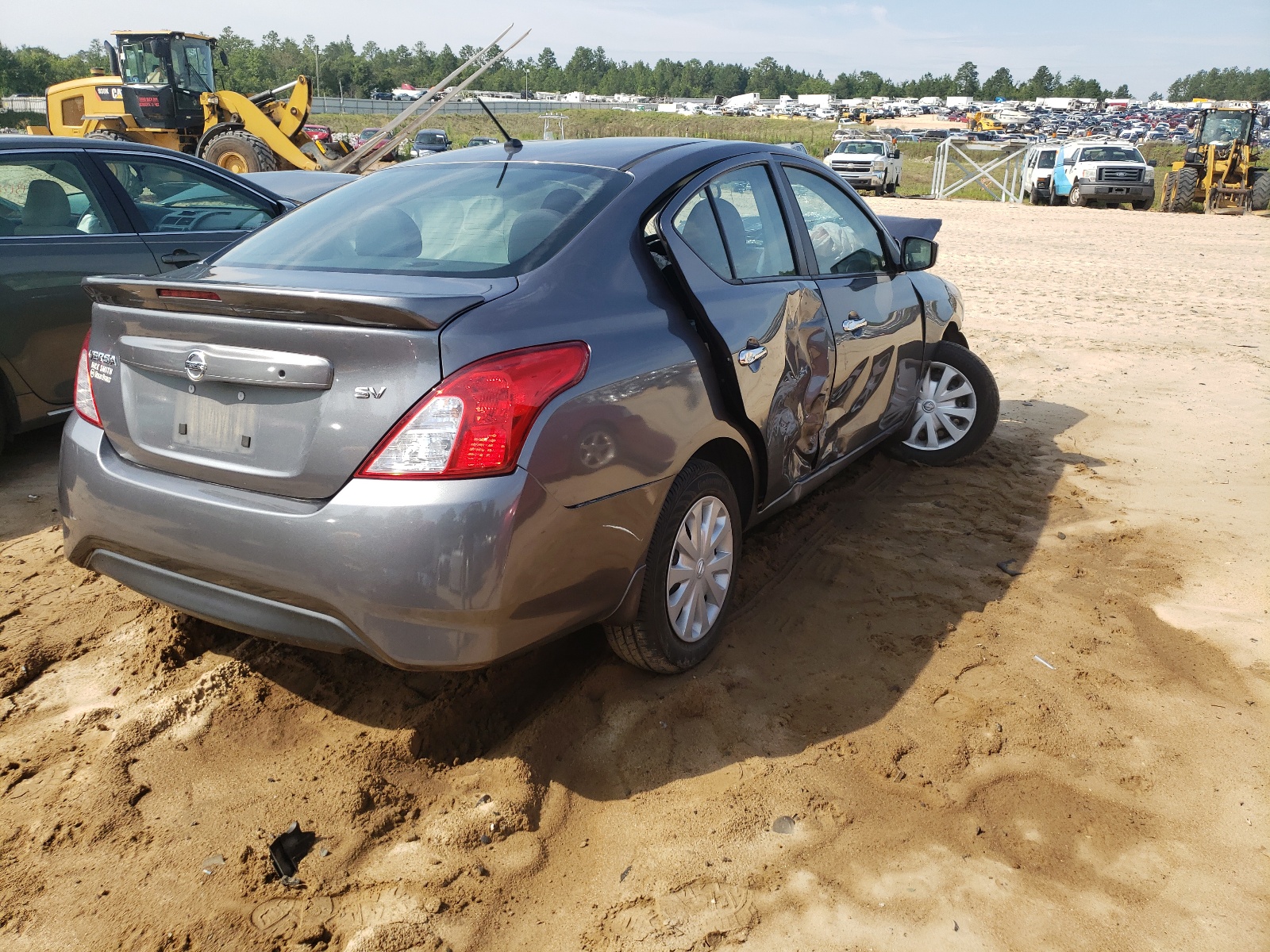 Photo 4 from auction – 2017 NISSAN VERSA S with VIN 3N1CN7AP6HL868945