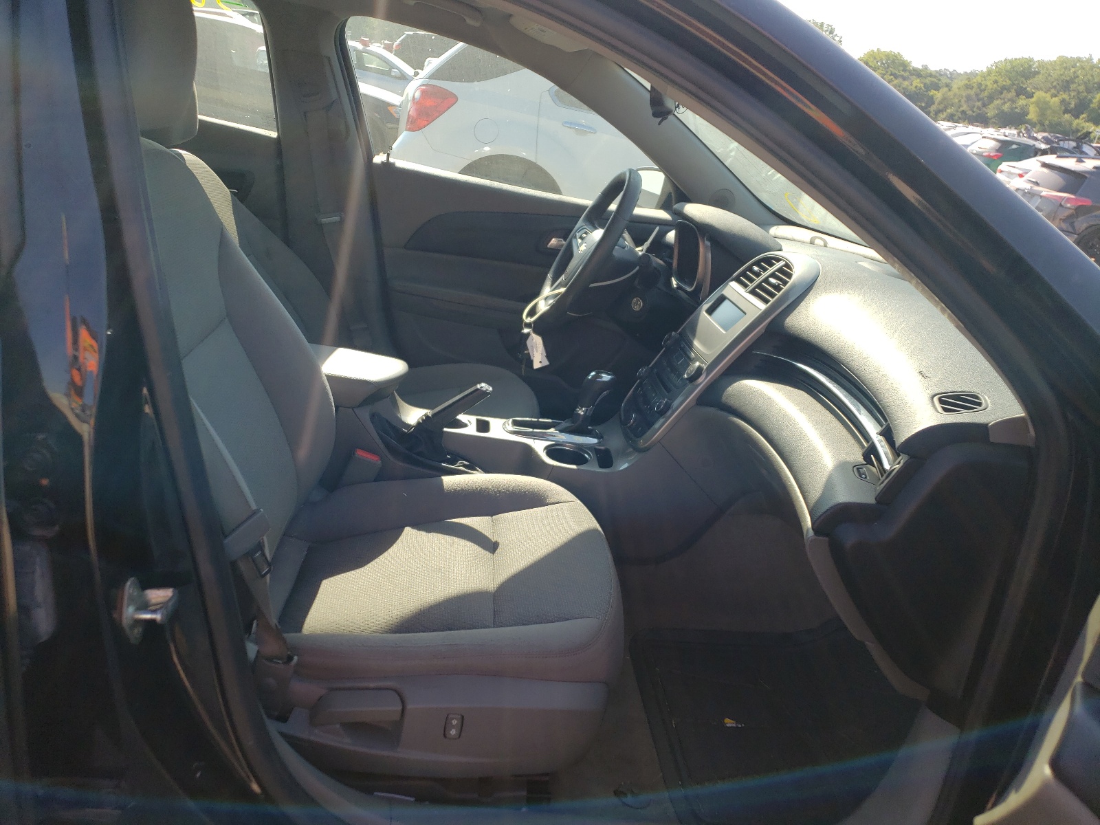 Photo 5 from auction – 2014 CHEVROLET MALIBU LS with VIN 1G11B5SL5EF178082