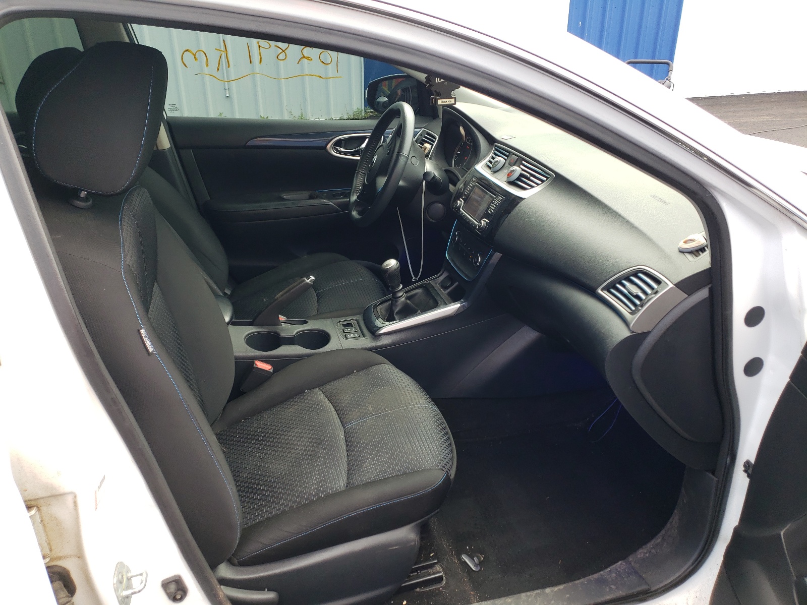 Photo 5 from auction – 2017 NISSAN SENTRA SR with VIN 3N1CB7AP6HY204091