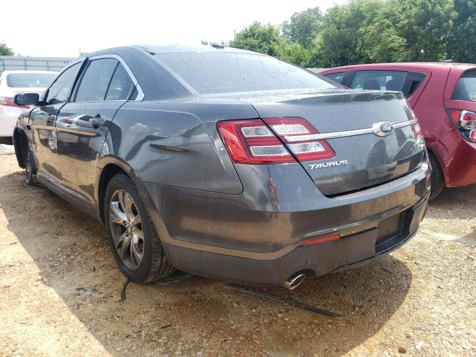 Photo 3 from auction – 2015 FORD TAURUS SEL with VIN 1FAHP2H86FG129175