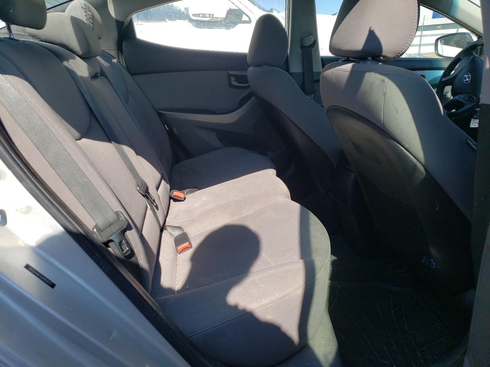 Photo 6 from auction – 2016 HYUNDAI ELANTRA SE with VIN 5NPDH4AE1GH692875