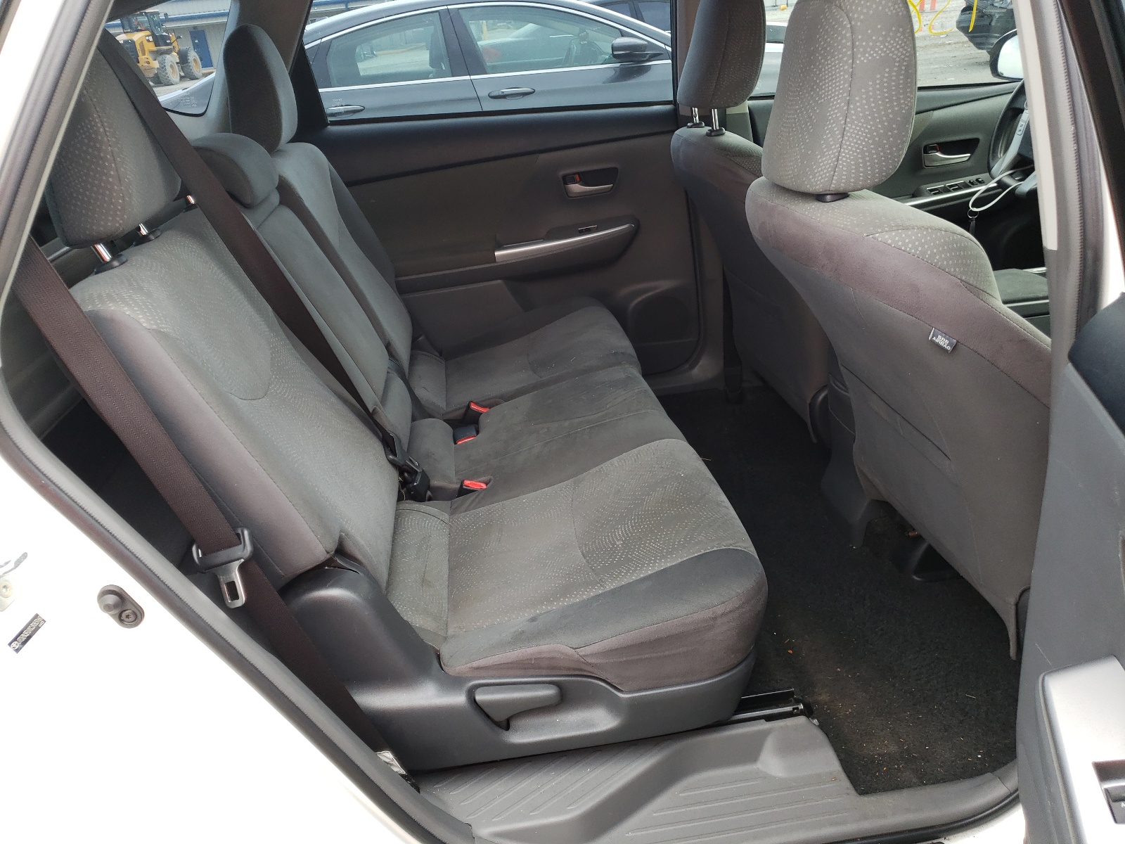 Photo 6 from auction – 2012 TOYOTA PRIUS V with VIN JTDZN3EU1C3183160
