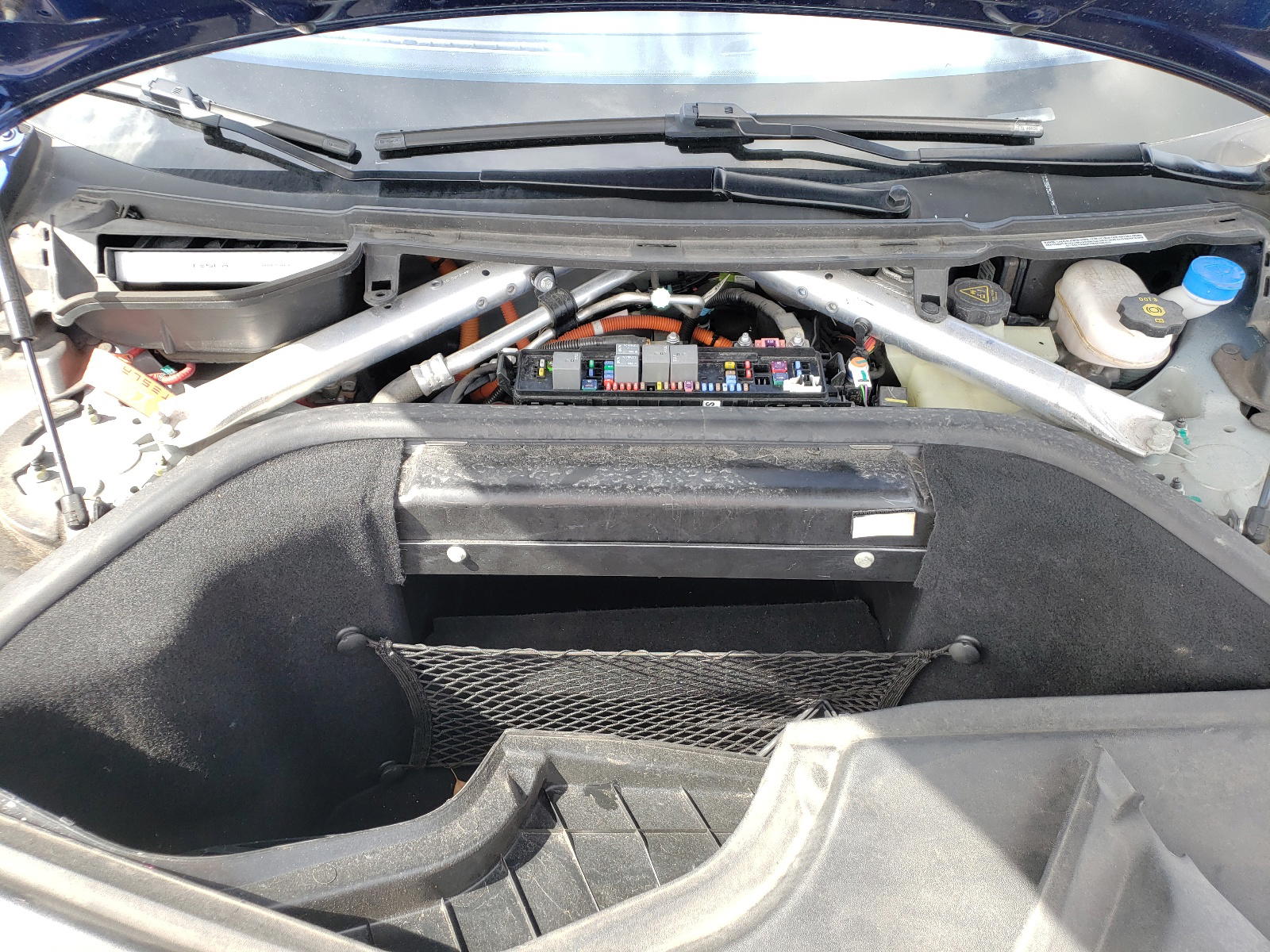 Photo 7 from auction – 2016 TESLA MODEL S with VIN 5YJSA1E13GF124174