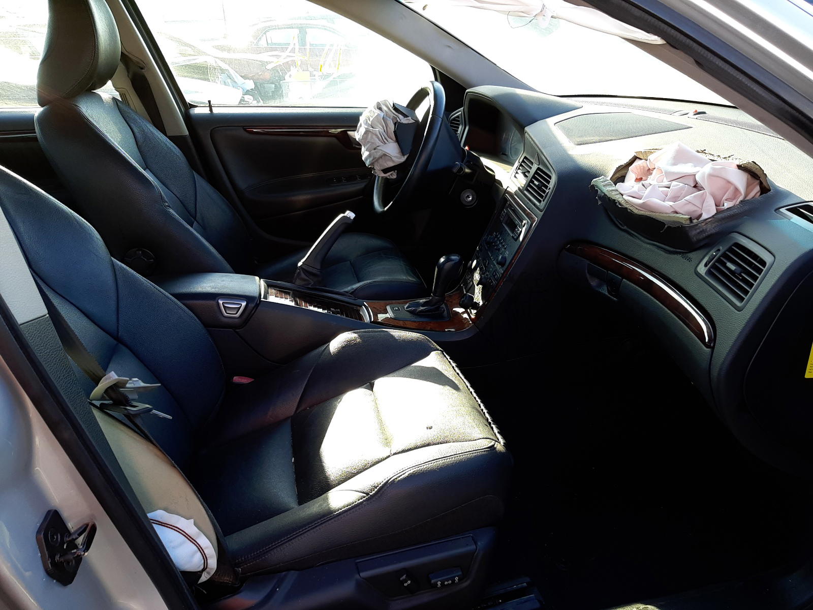 Photo 5 from auction – 2005 VOLVO S60 with VIN YV1RH592352477271