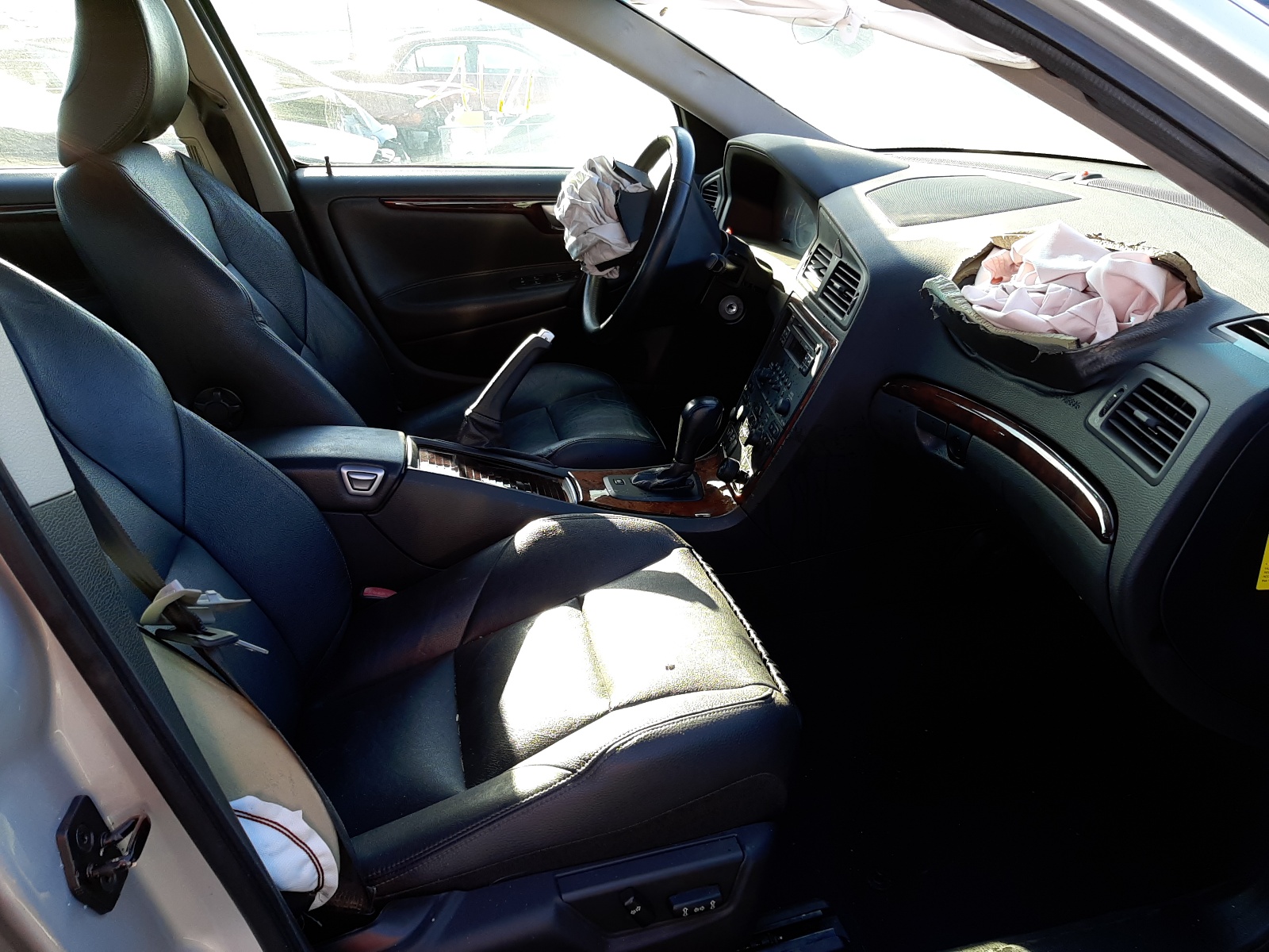 Zdjęcie 5 z aukcji – 2005 VOLVO S60 z VIN YV1RH592352477271