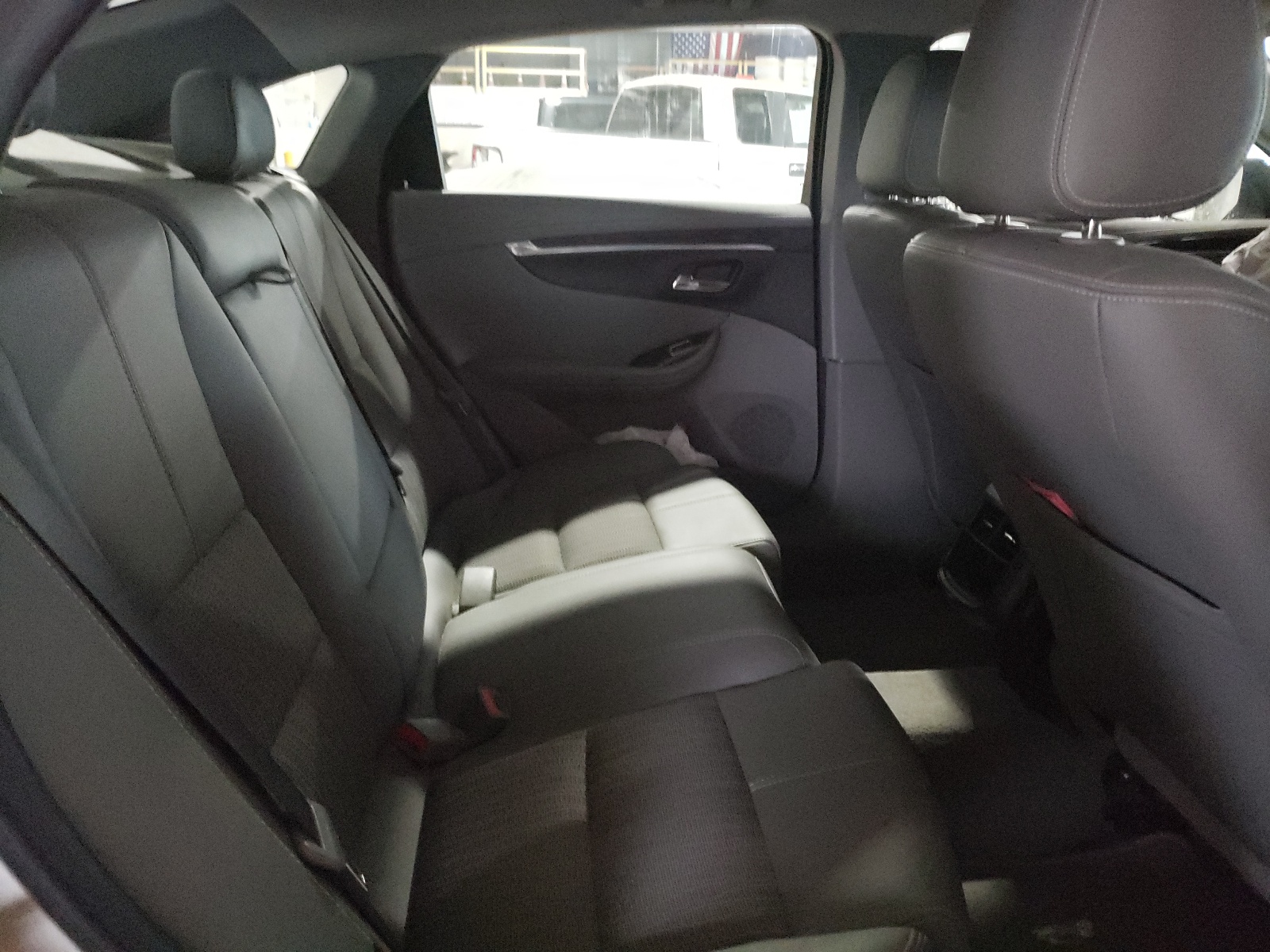 Photo 6 from auction – 2018 CHEVROLET IMPALA LT with VIN 2G1105S31J9109091