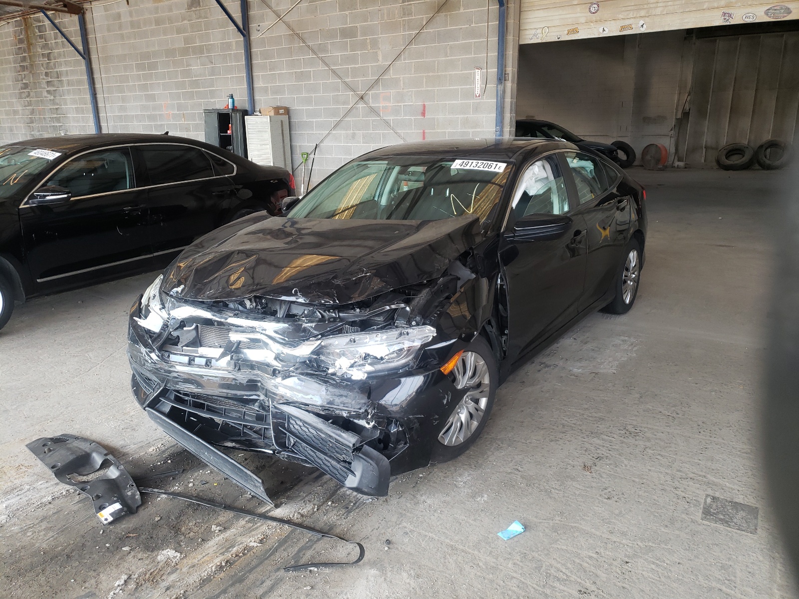 Photo 2 from auction – 2016 HONDA CIVIC LX with VIN 19XFC2F59GE016912