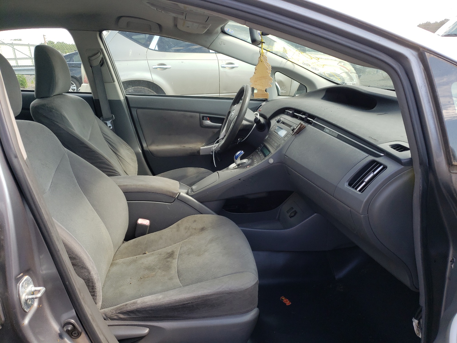 Photo 5 from auction – 2010 TOYOTA PRIUS with VIN JTDKN3DUXA0009895