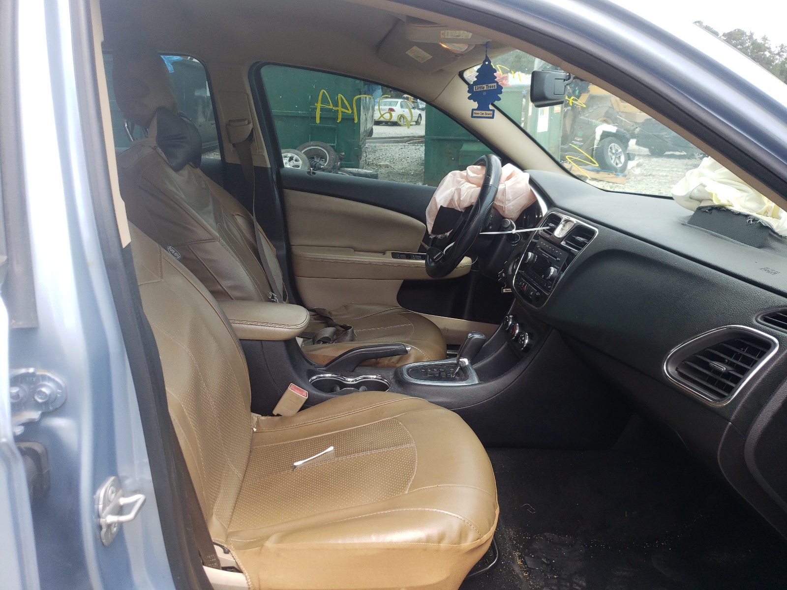Photo 5 from auction – 2014 CHRYSLER 200 LX with VIN 1C3CCBAG6EN178814