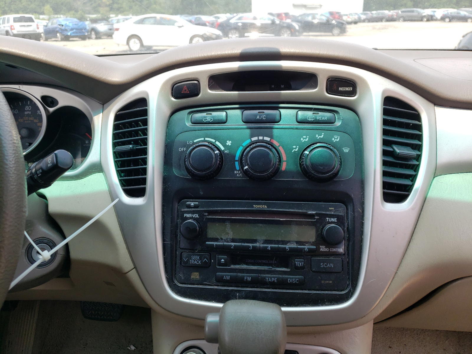 Photo 9 from auction – 2006 TOYOTA HIGHLANDER with VIN JTEEP21A160176063