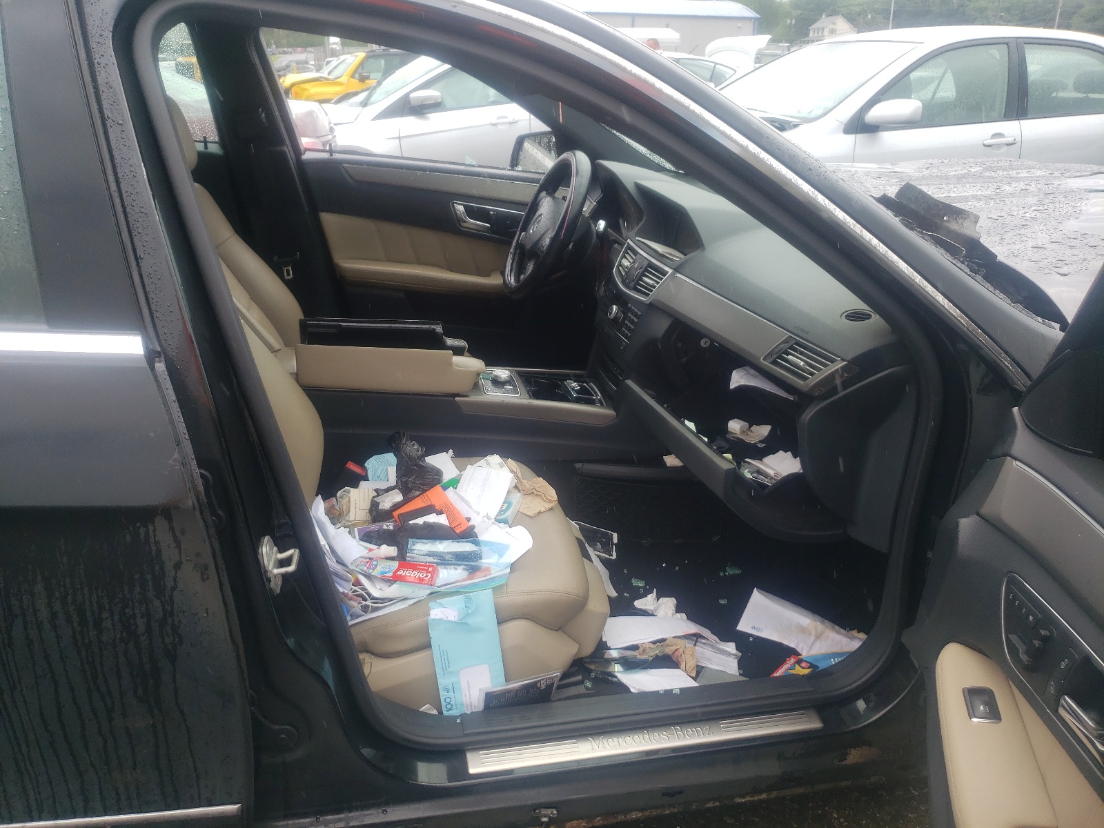 Photo 5 from auction – 2010 MERCEDES-BENZ E 350 with VIN WDDHF5GB4AA048110