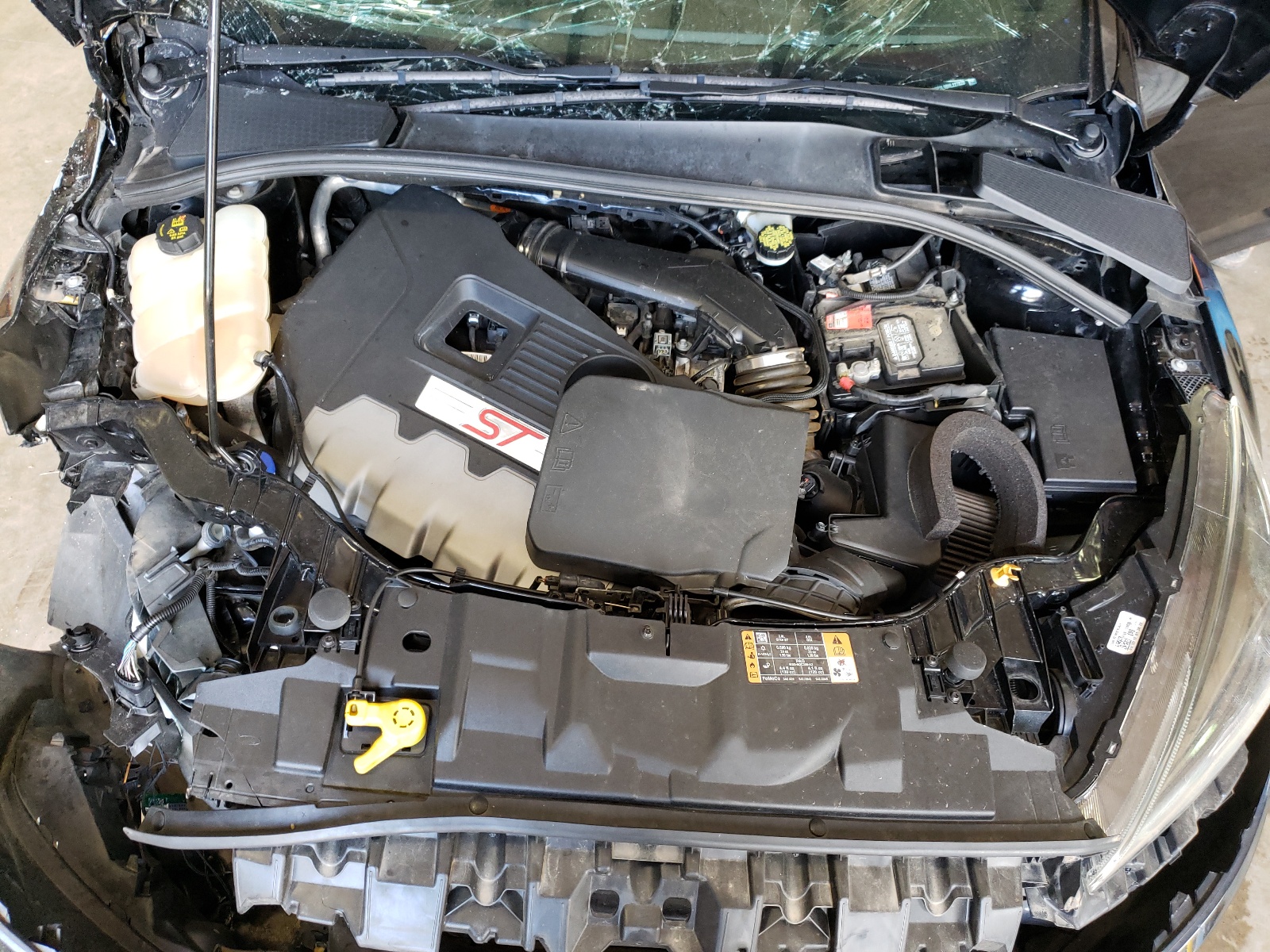 Photo 7 from auction – 2017 FORD FOCUS ST with VIN 1FADP3L98HL227820