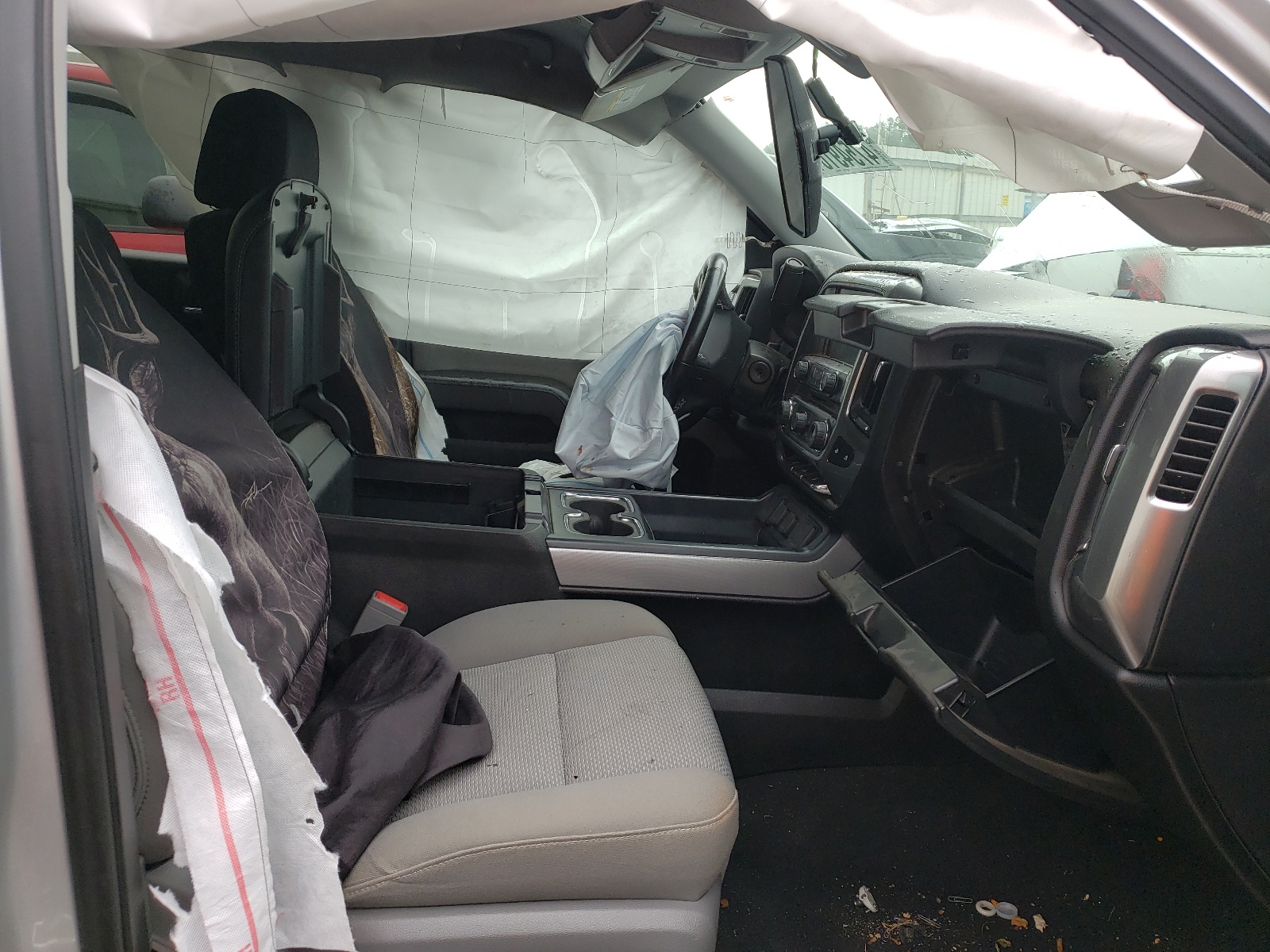 Photo 5 from auction – 2018 CHEVROLET SILVERADO with VIN 3GCUKREC6JG544406