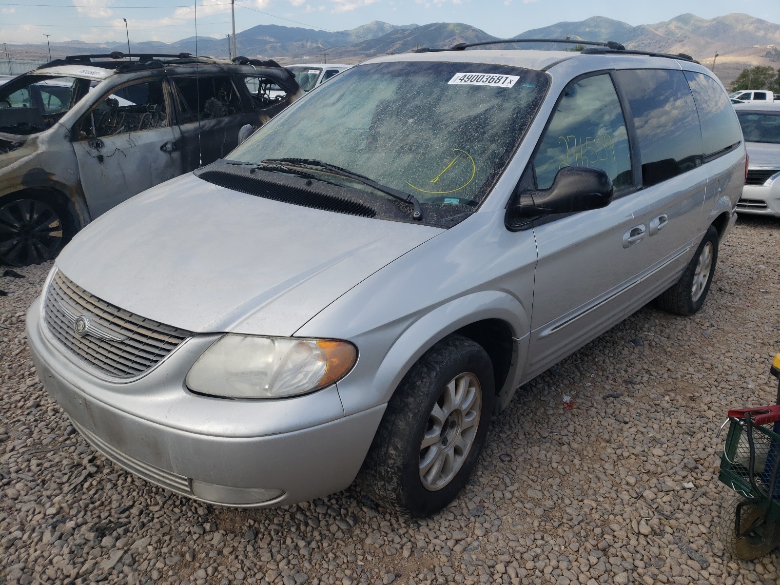 Photo 2 from auction – 2002 CHRYSLER TOWN & COU with VIN 2C8GT54L52R576696