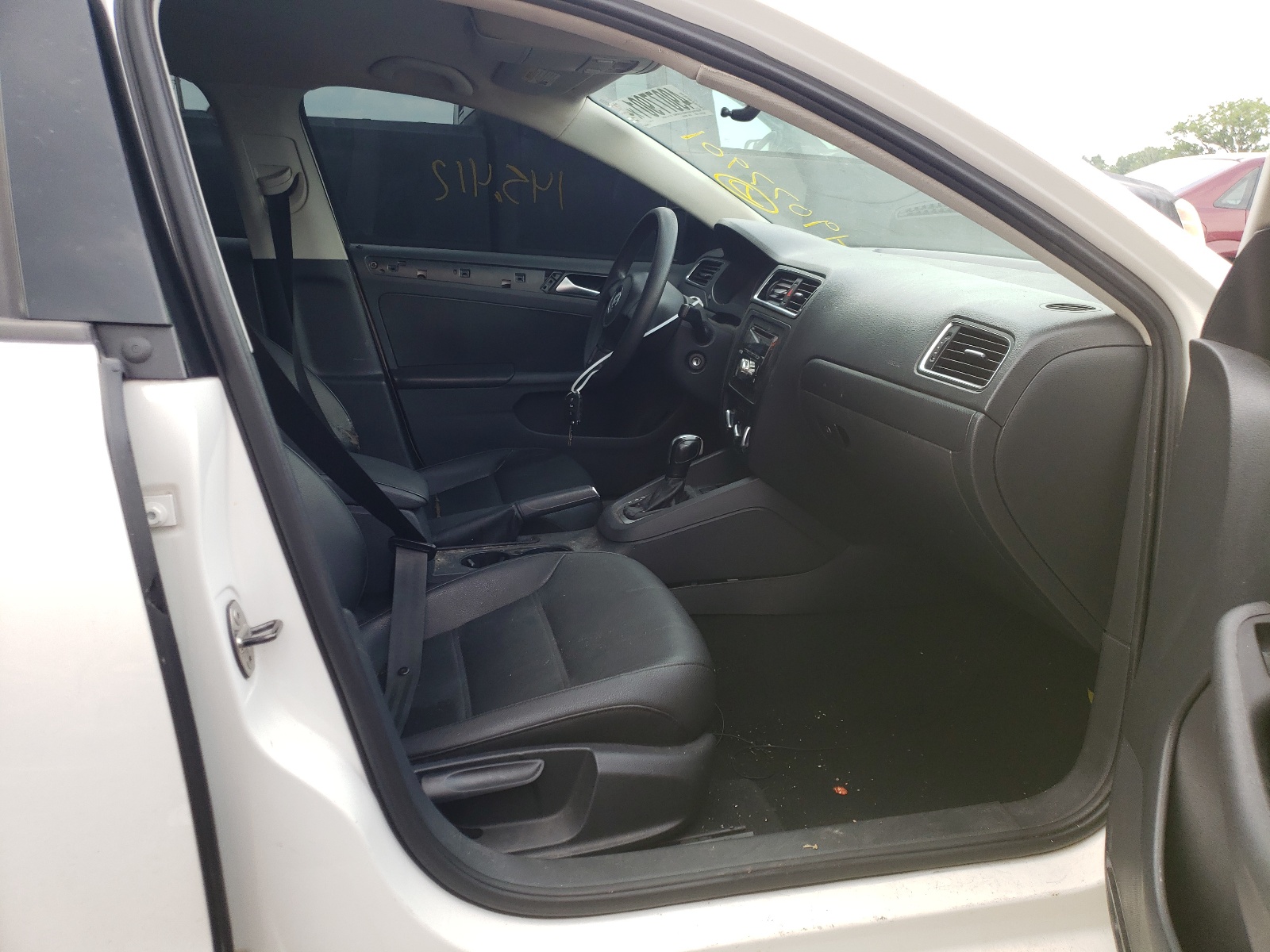Photo 5 from auction – 2012 VOLKSWAGEN JETTA SE with VIN 3VWDP7AJ4CM318375