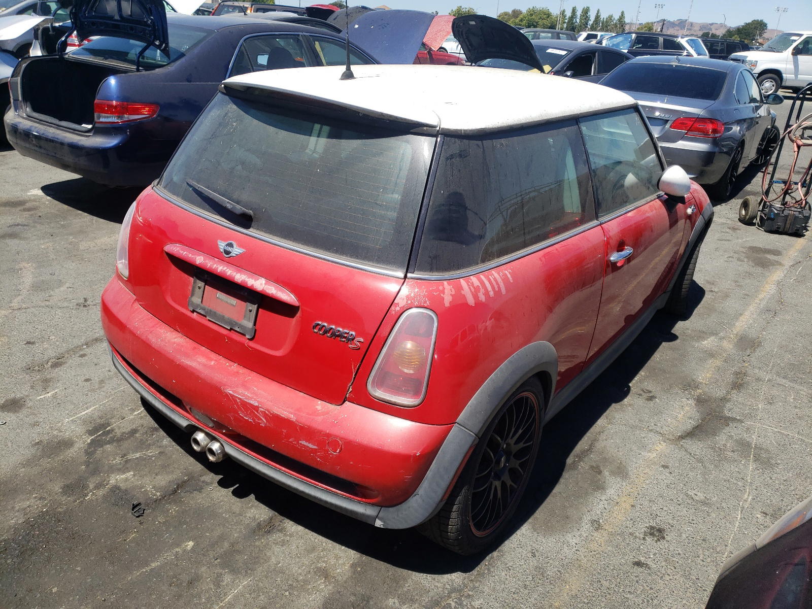 Photo 4 from auction – 2004 MINI COOPER S with VIN WMWRE33494TD83319