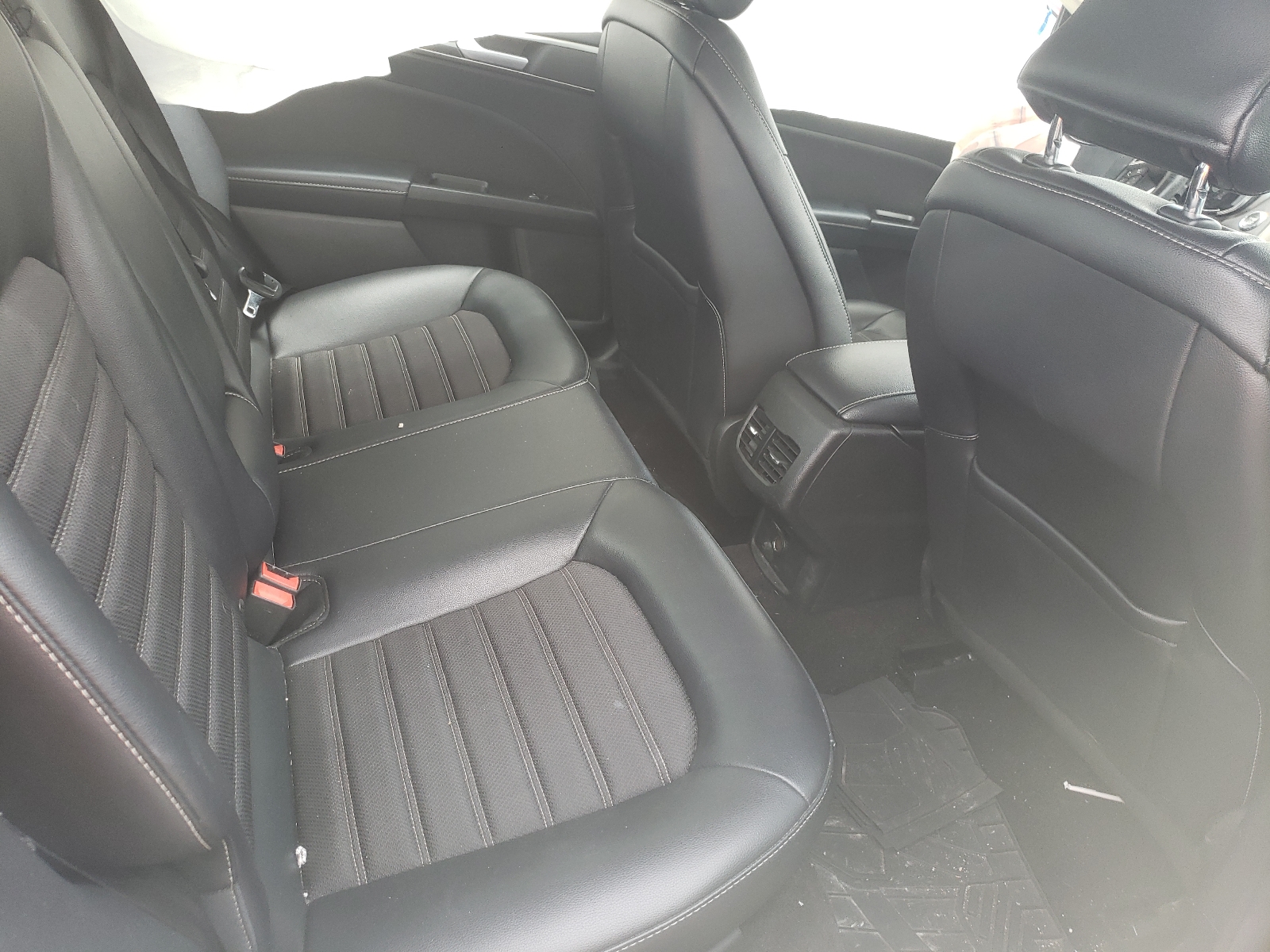 Zdjęcie 6 z aukcji – 2017 FORD FUSION z VIN 3FA6P0T95HR145276