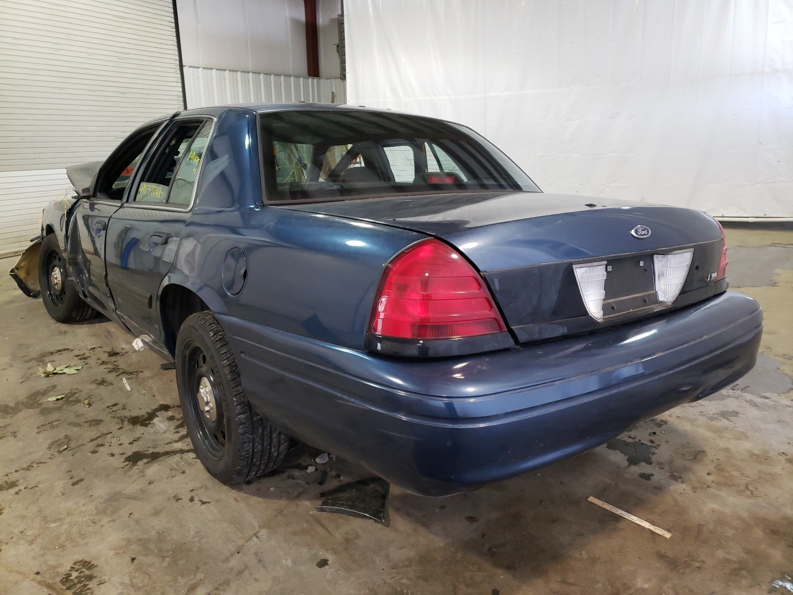Photo 3 from auction – 2009 FORD CROWN VICT with VIN 2FAHP71V19X102056
