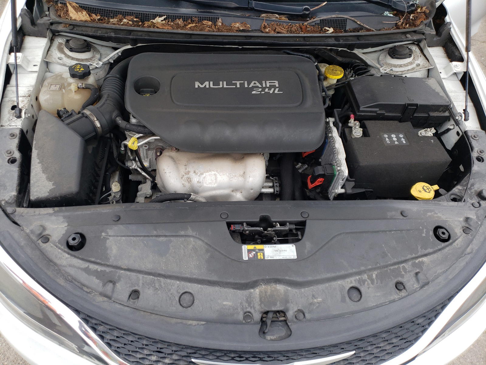 Photo 7 from auction – 2015 CHRYSLER 200 LIMITE with VIN 1C3CCCABXFN609375